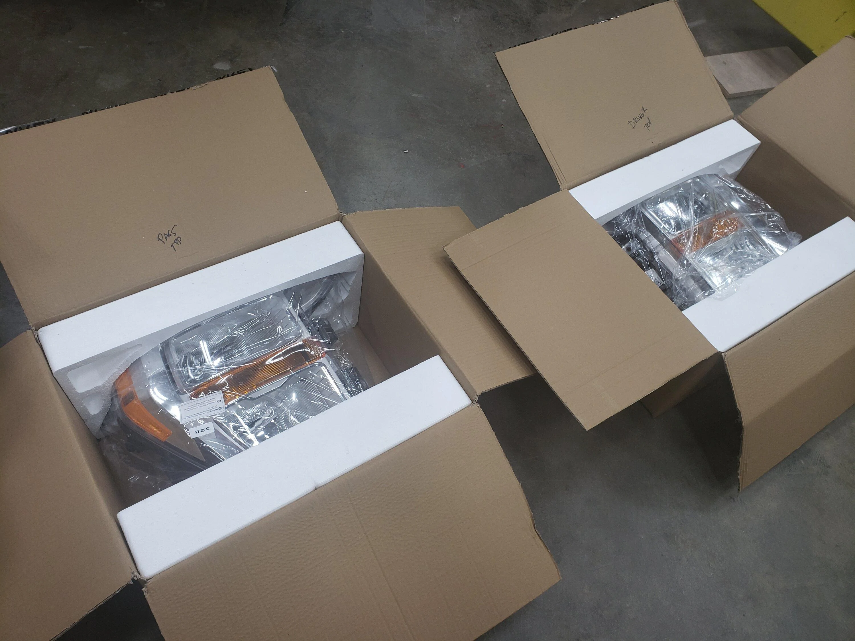 Ford F-150 2021 Halogen headlights with LEDS 20220701_143243