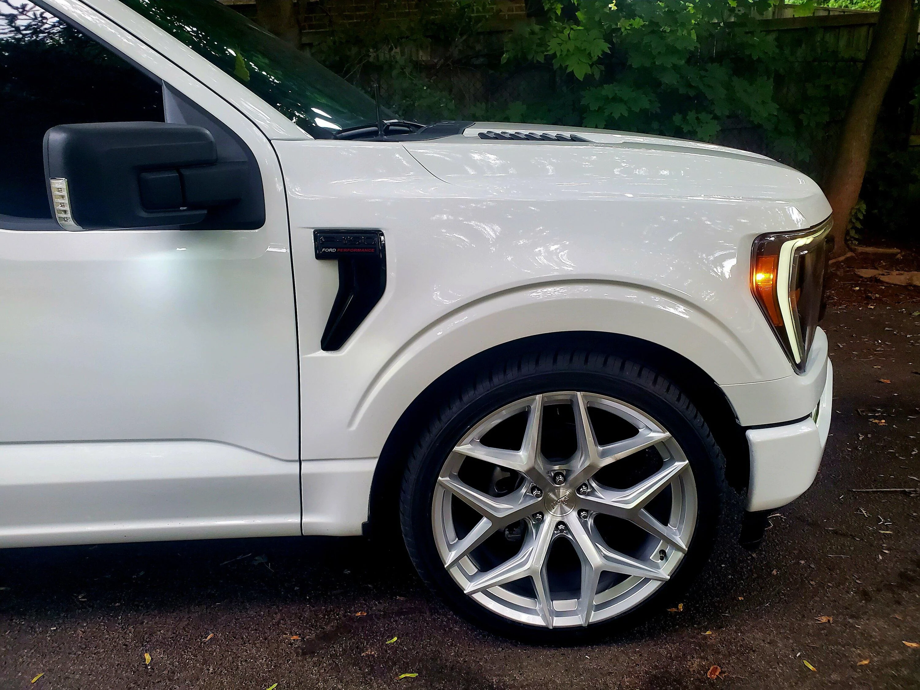 Ford F-150 2022 Black Pack 5.0 Build 20220825_190249