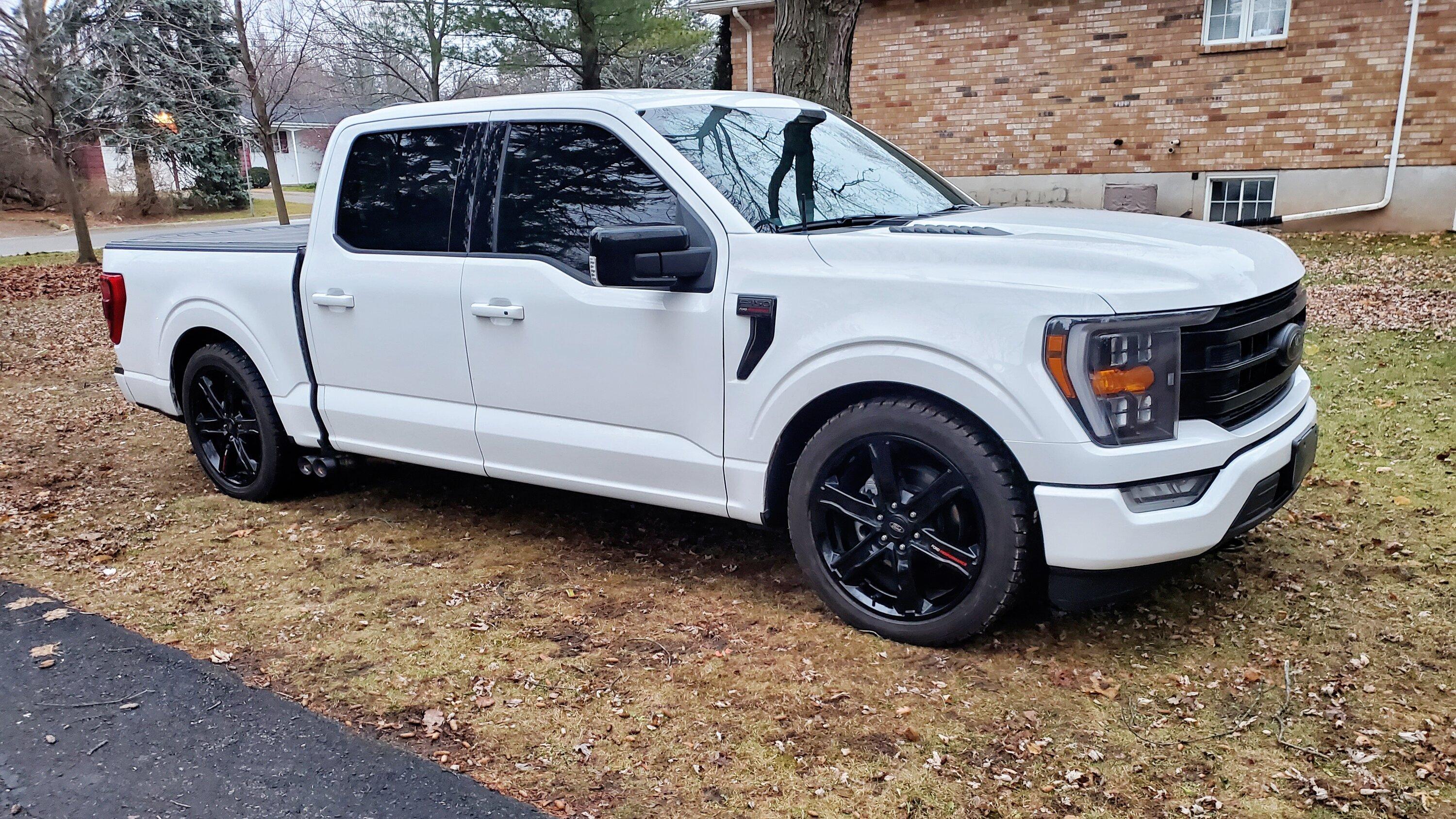 Ford F-150 2022 Black Pack 5.0 Build 20221206_162349