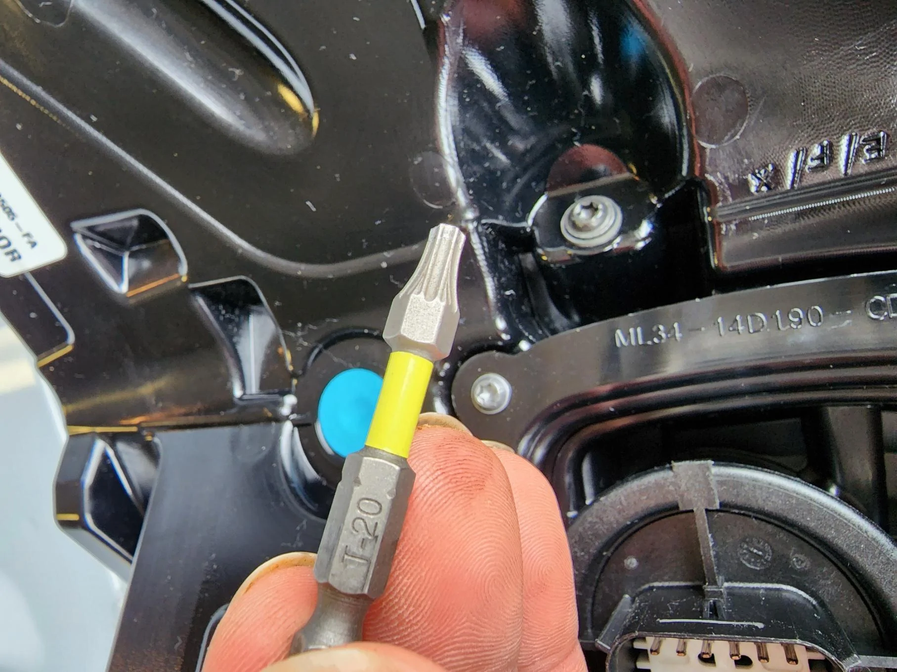 Ford F-150 Changing BLIS modules in tail lights (LED to BAP LED) 20221230_121559