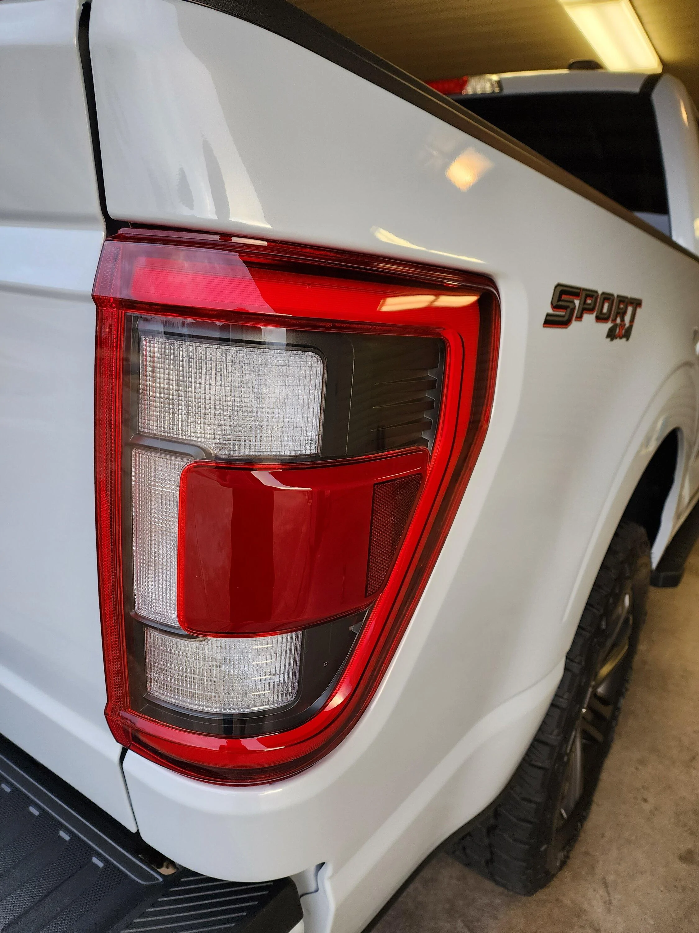 Ford F-150 Changing from LED lariat tail lights to Tremor/BAP 20221230_164528