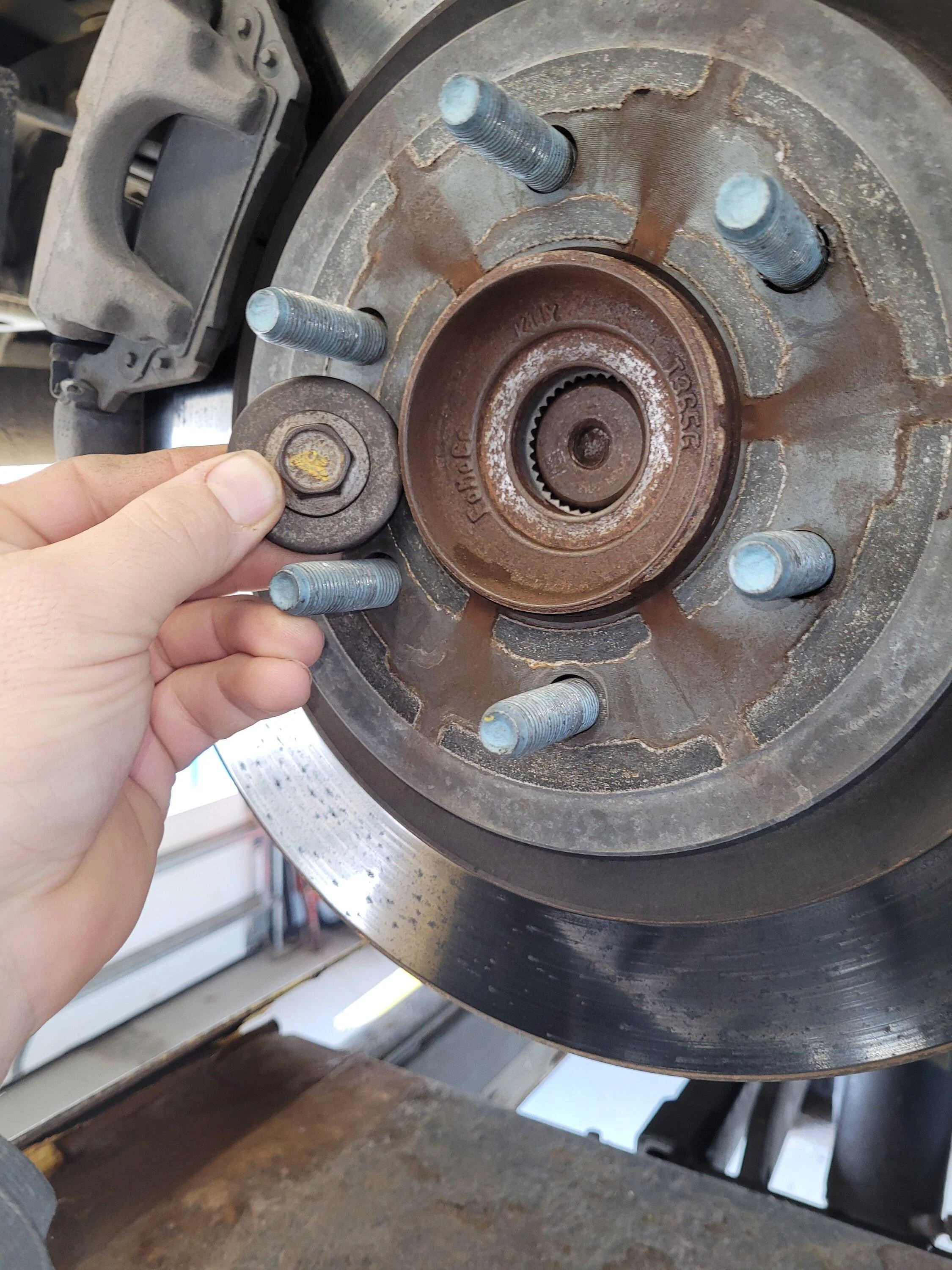 Ford F-150 Axle bolt sheared 20230107_131157
