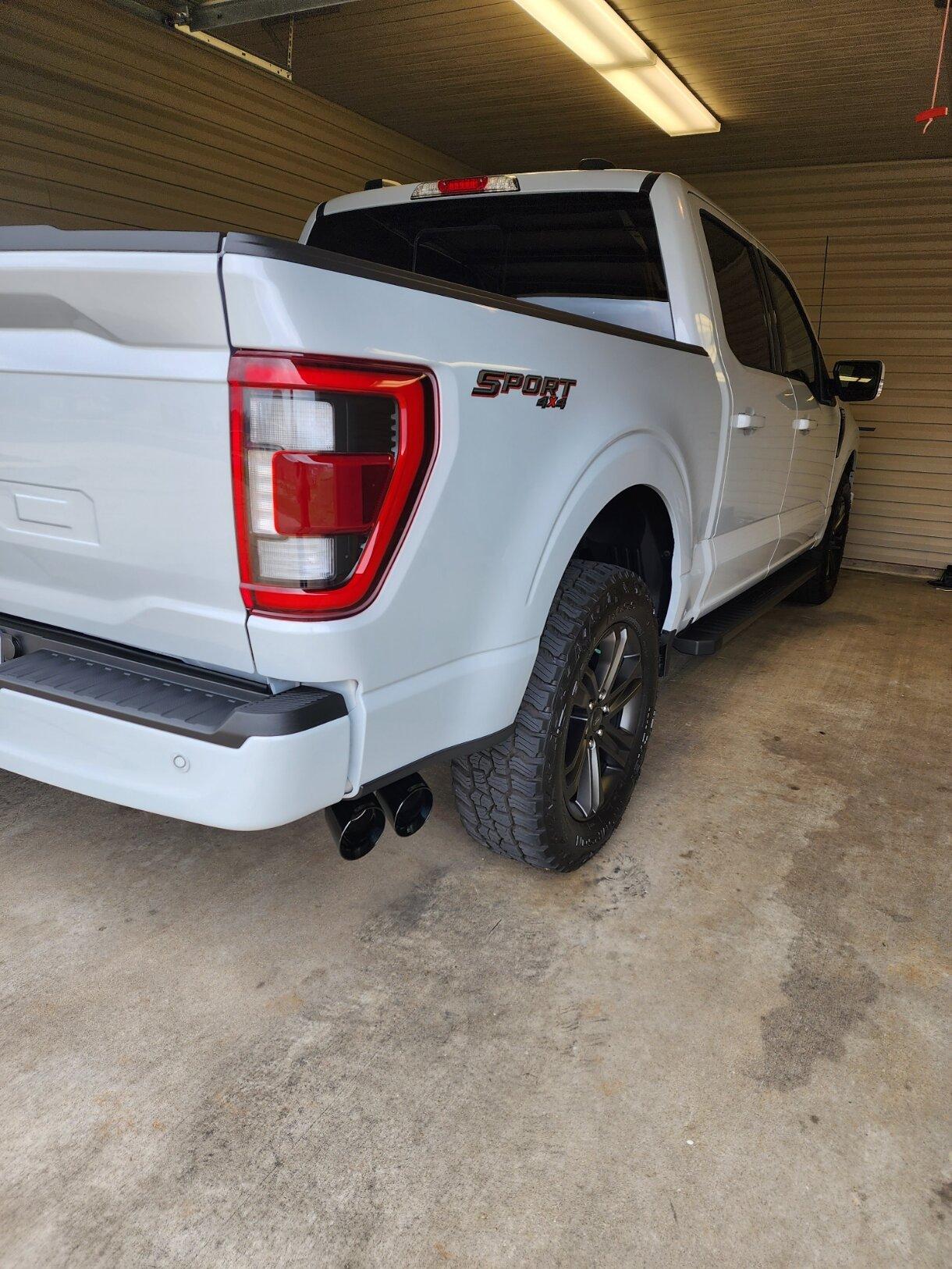 Ford F-150 22 Space White Lariat 4x4 20230222_101602