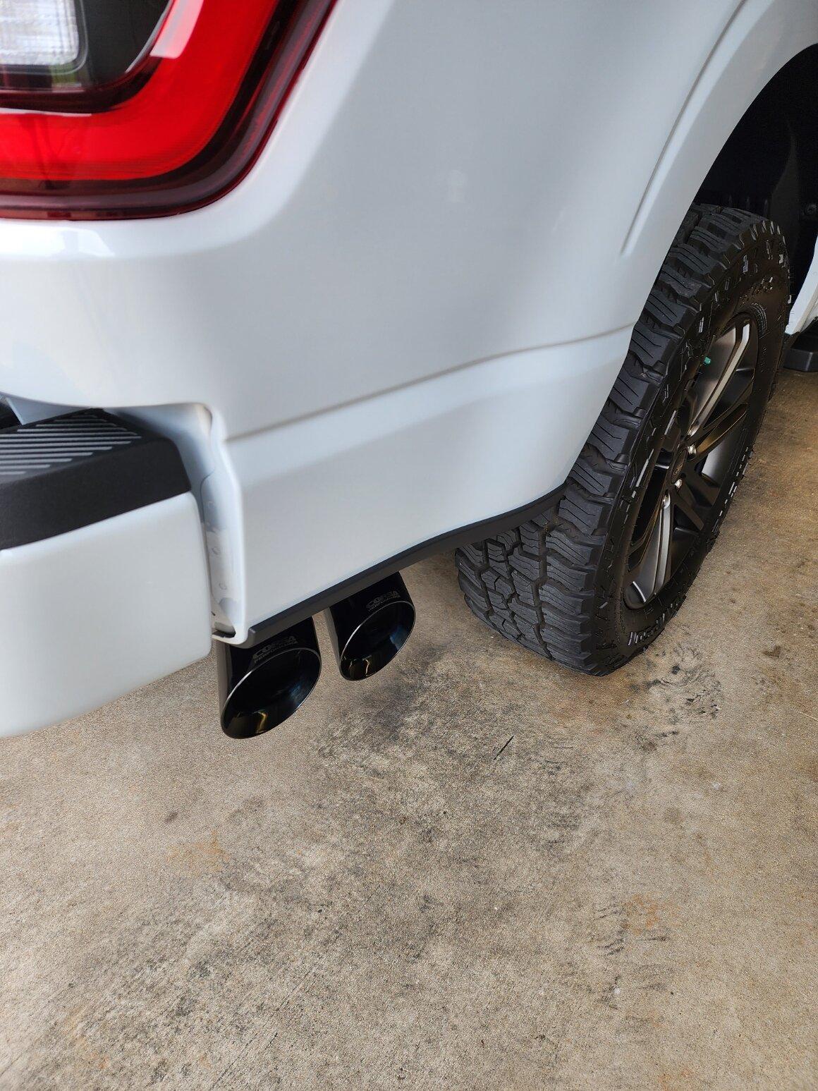 Ford F-150 22 Space White Lariat 4x4 20230222_101605