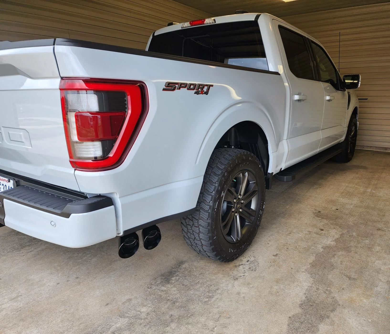 Ford F-150 22 Space White Lariat 4x4 20230222_101616