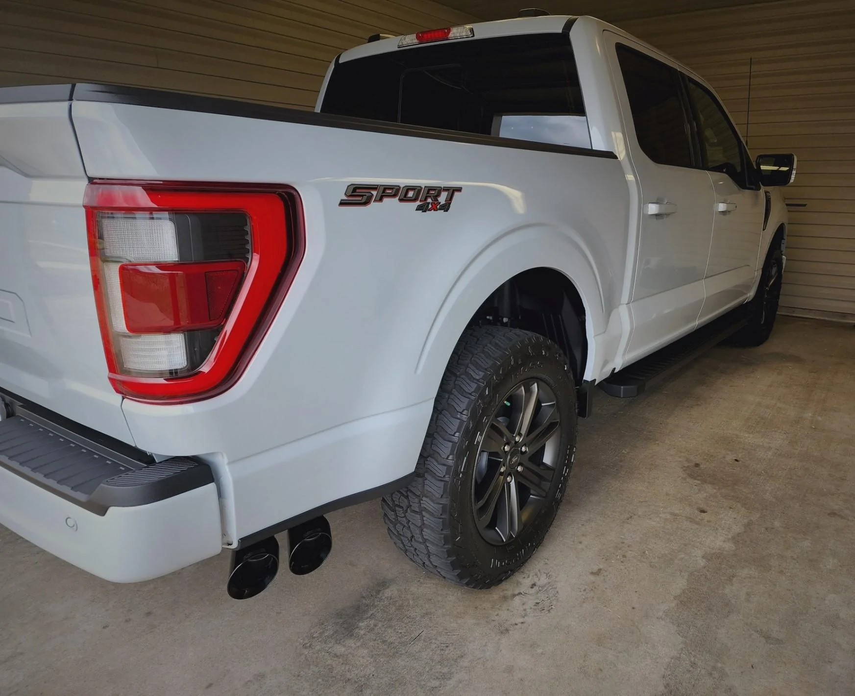 Ford F-150 22 Space White Lariat 4x4 20230222_101636