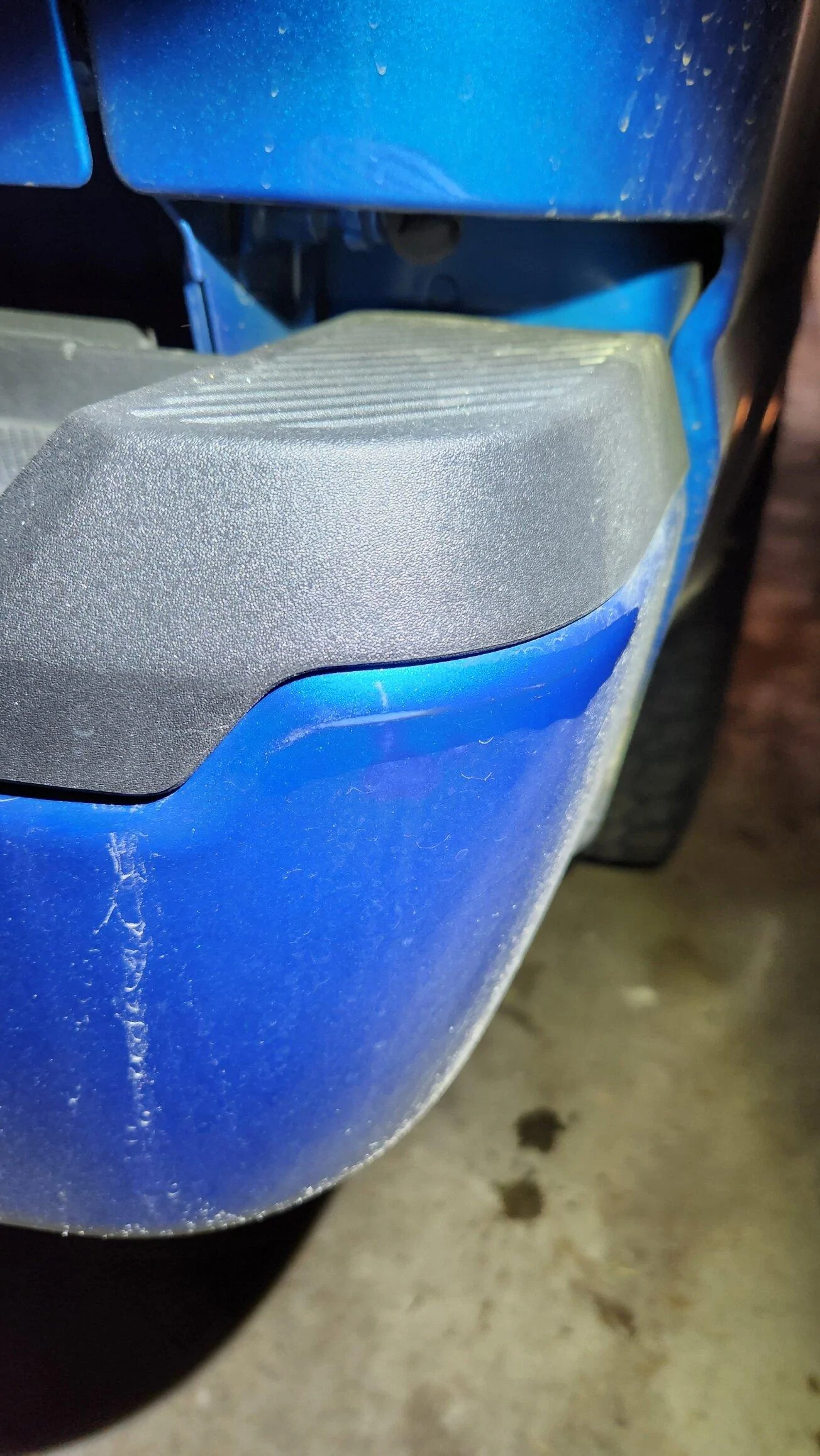 Ford F-150 Bumper scratch - paint pen 20230322_134501