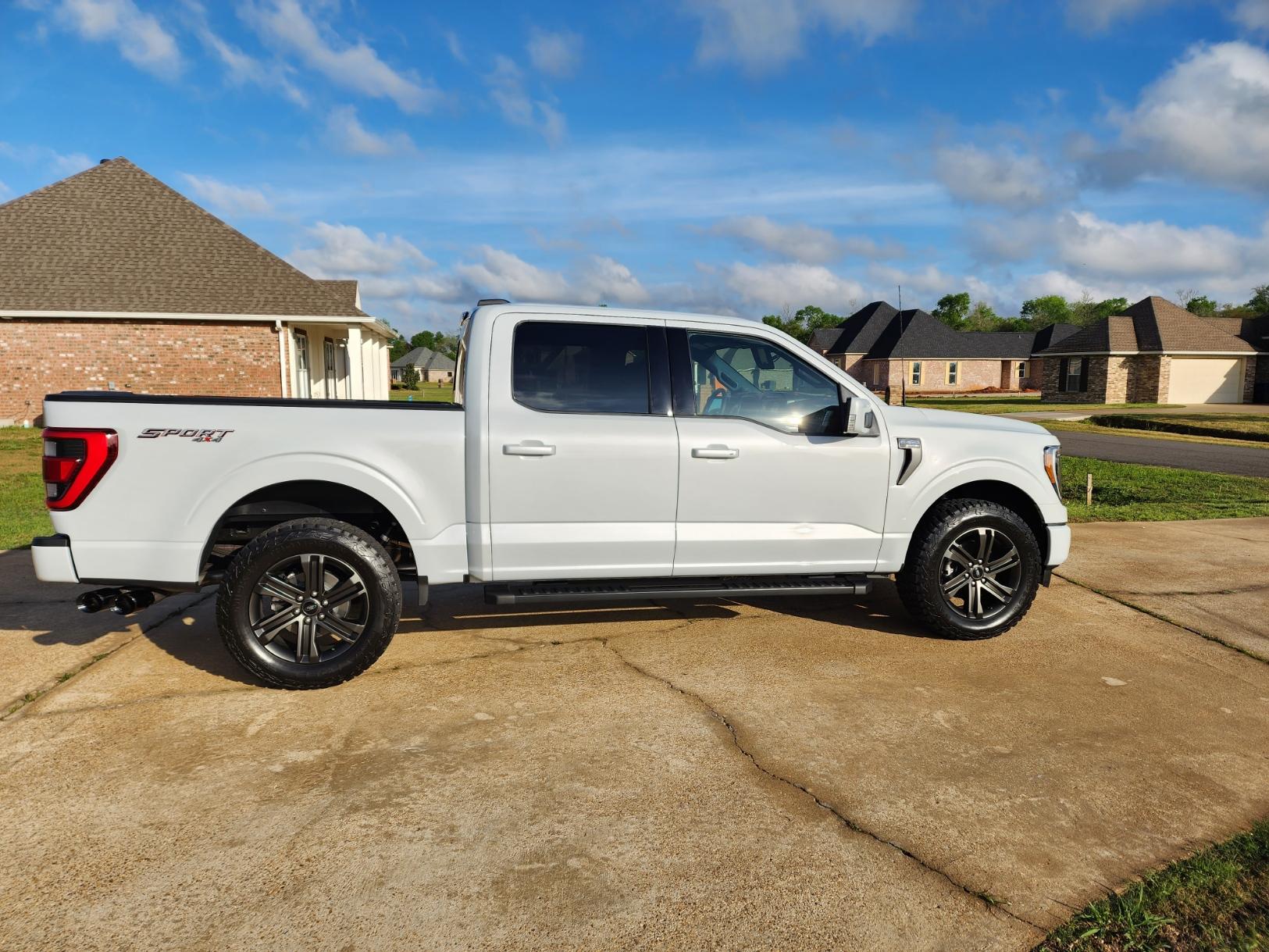 Ford F-150 22 Space White Lariat 4x4 20230327_084157
