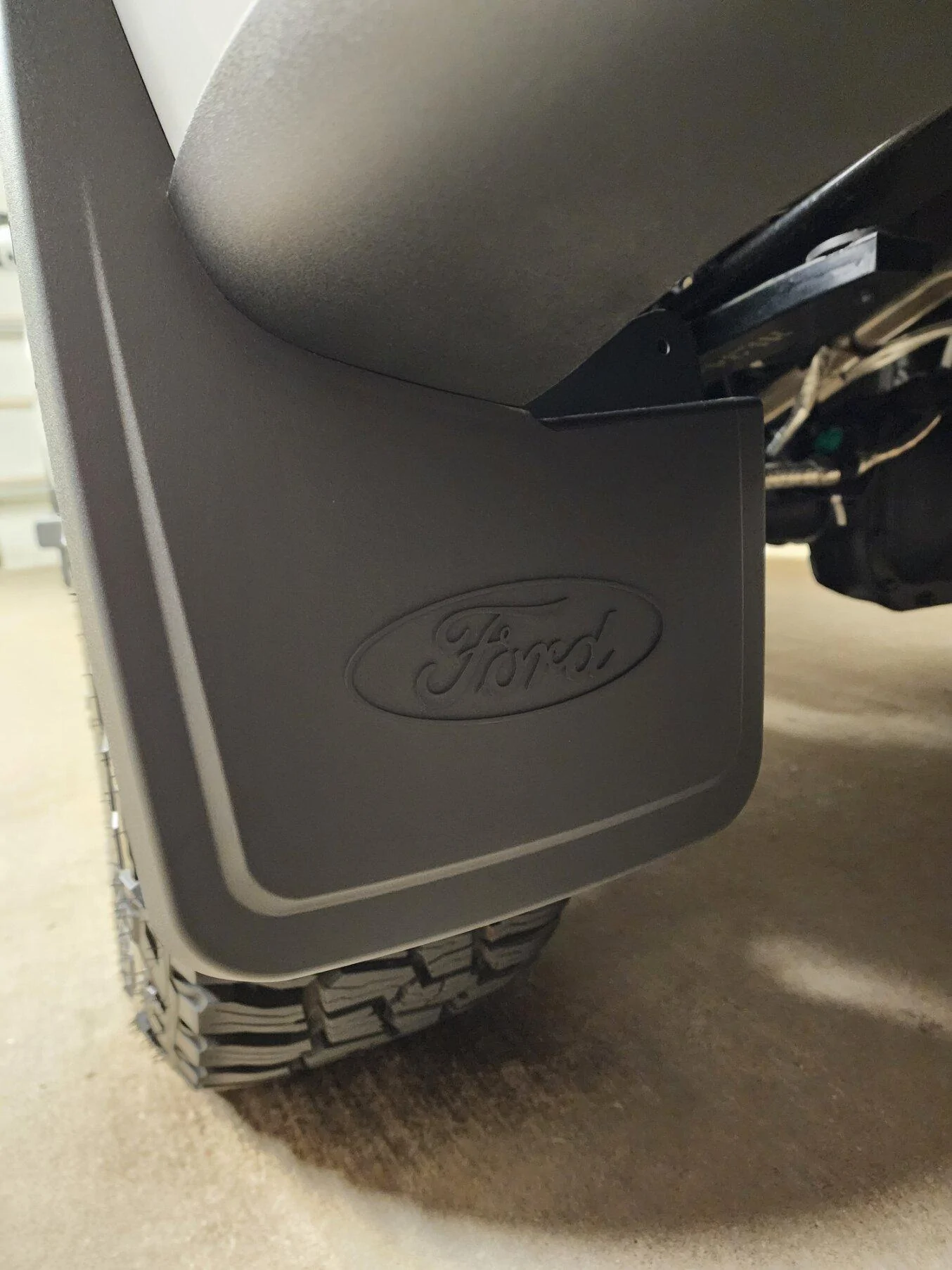 Ford F-150 22 Space White Lariat 4x4 20230407_154951
