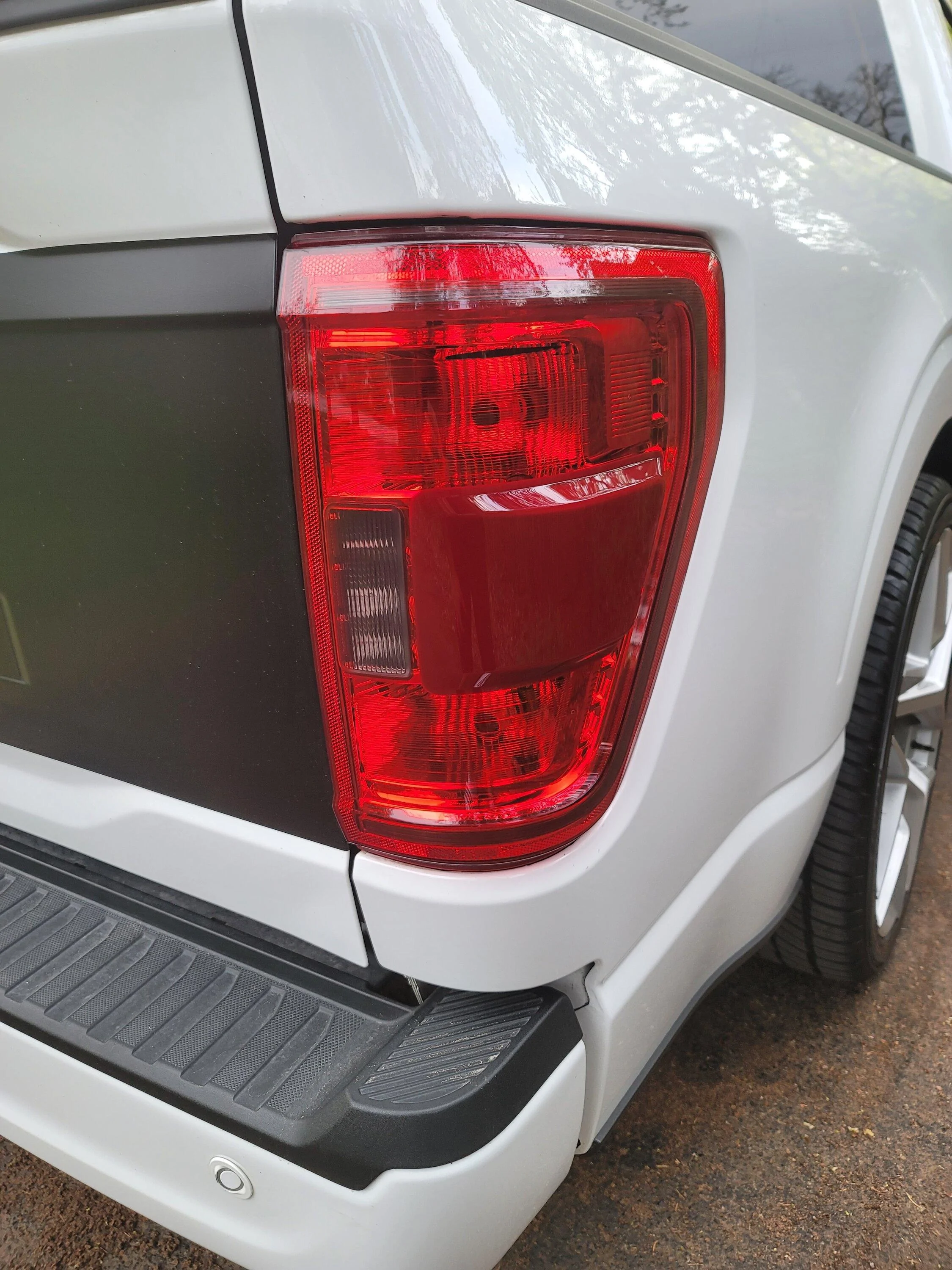 Ford F-150 2022 Black Pack 5.0 Build 20230508_192429