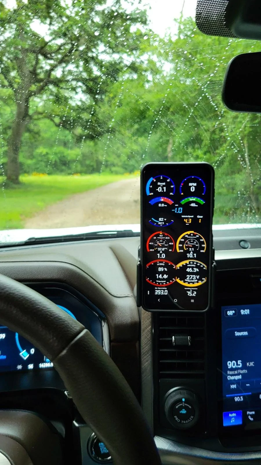 Ford F-150 Builtright Pro Dash Mount & Hardwired 12v and USB 20230509_090124