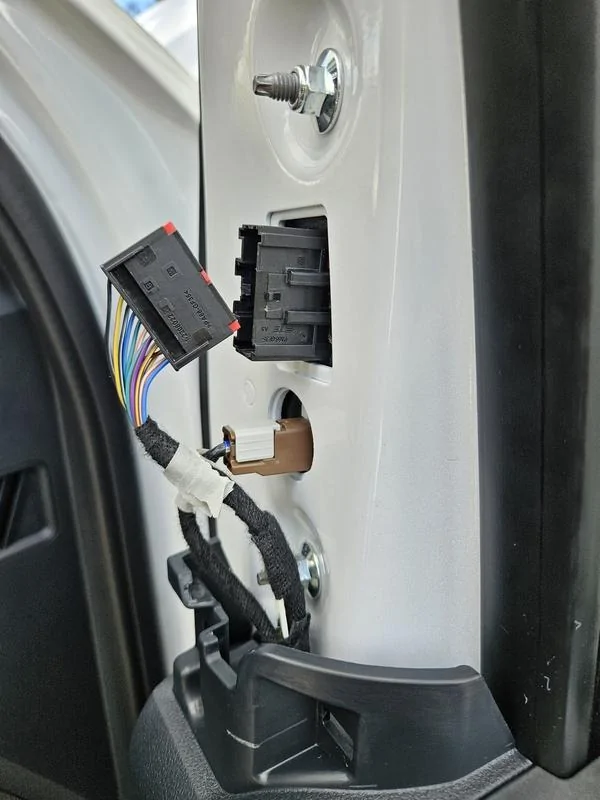 Ford F-150 Tow mirrors plug and play without telescope? 20230928_162327