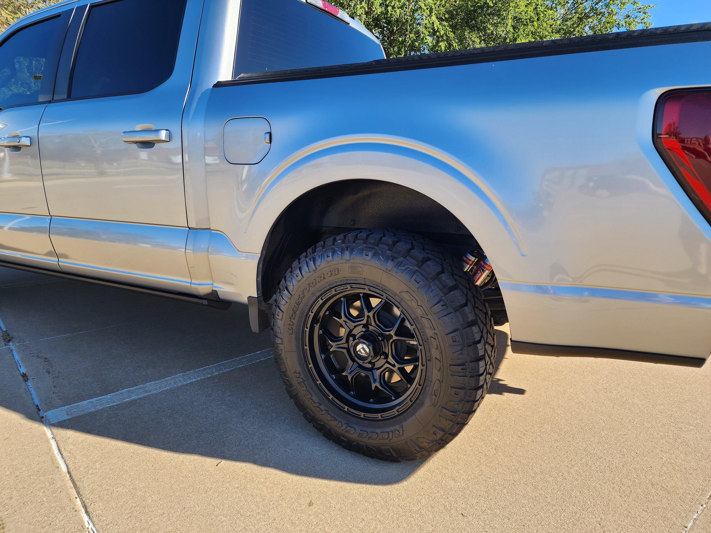 Ford F-150 295/70/18 with +18 or +12 offset? 20231007_163101