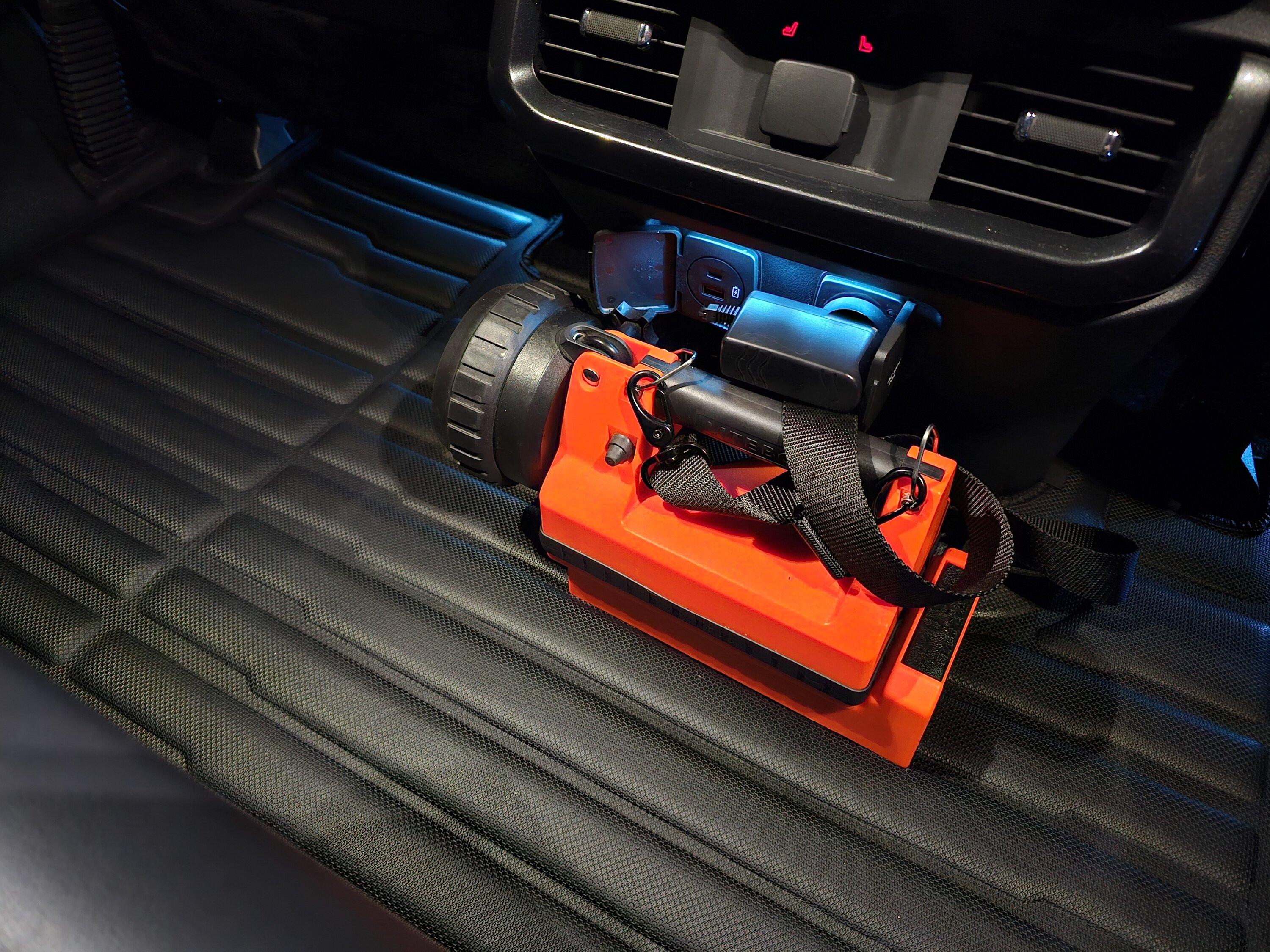Ford F-150 Flashlight on charger question 20231102_190108
