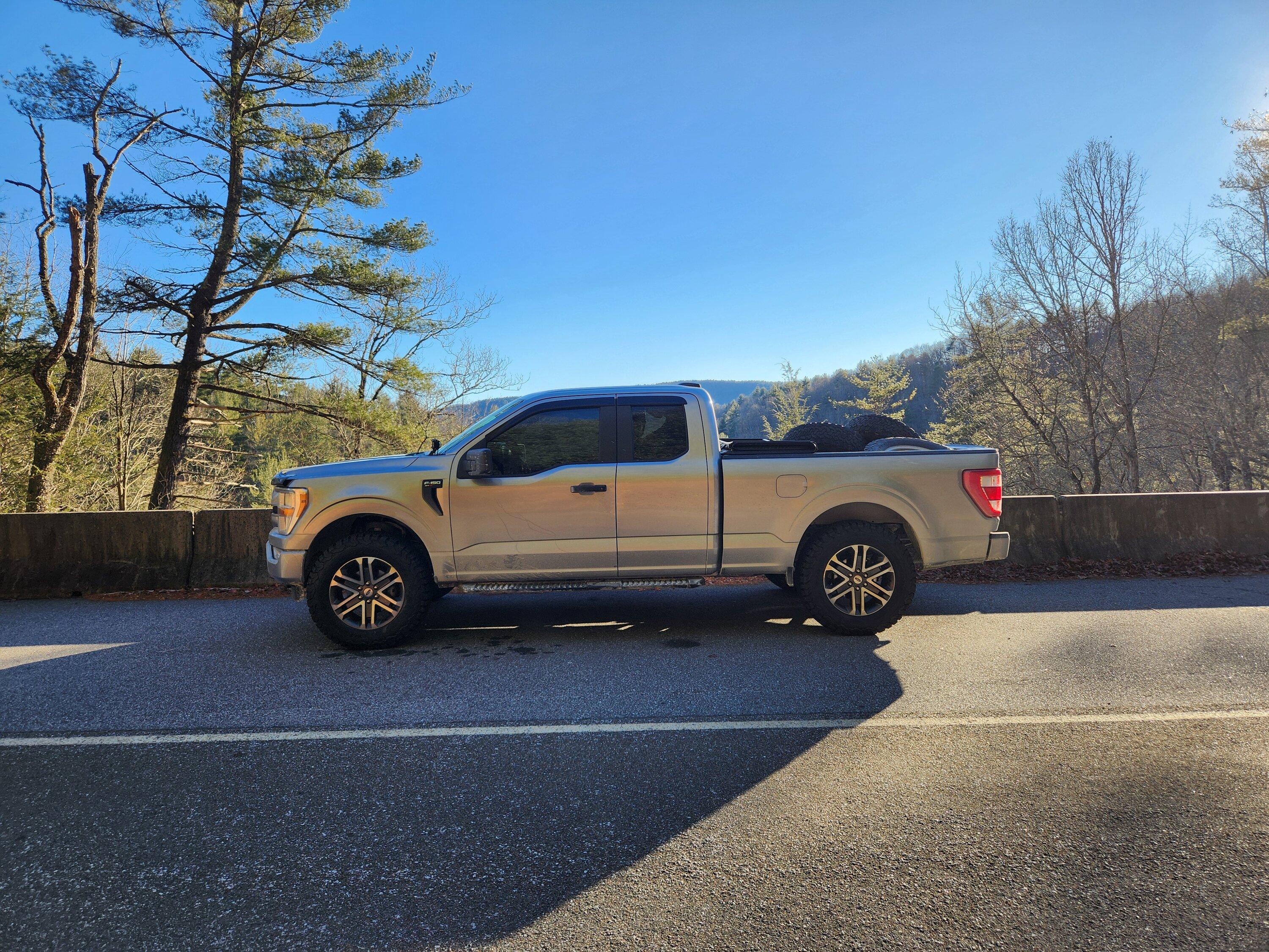 Ford F-150 BF Goodrich KO2 295/65R20 on STX 20s 20240117_160600