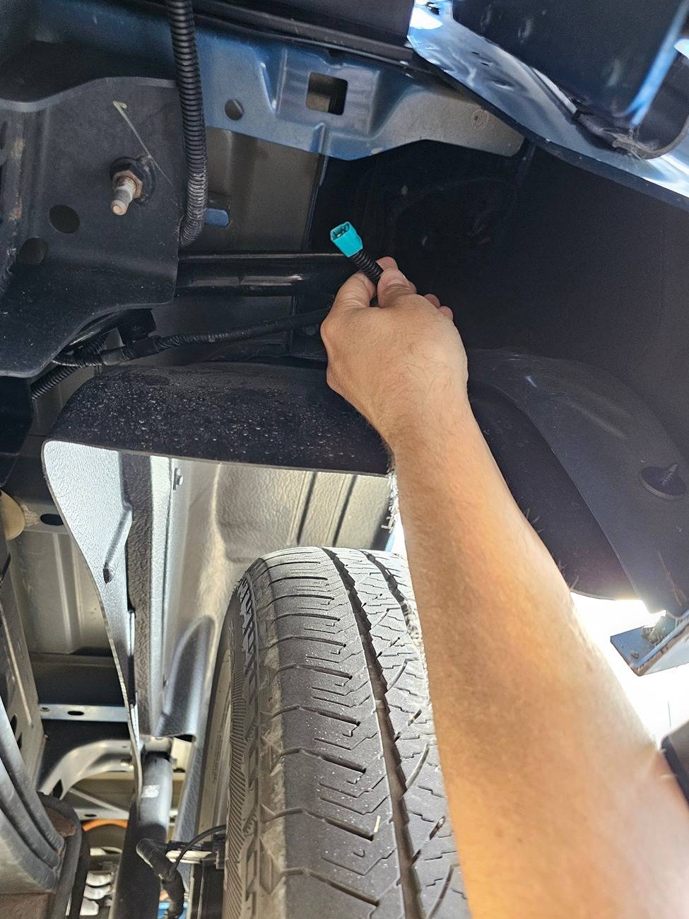 Ford F-150 Bed Cap Install & Wiring Issues 20240809_173643