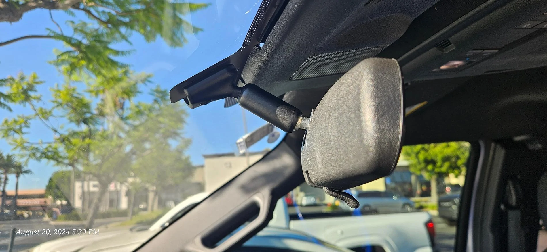 Ford F-150 Plastic panel above the rear view mirror removal ? 20240820_173943