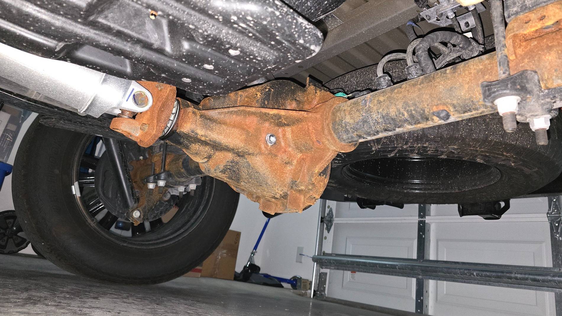 Ford F-150 Rust on brand new 2025 Platinum 20250218_223635