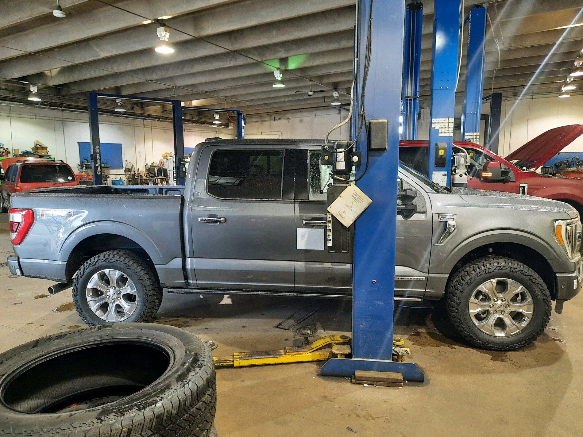 Ford F-150 CARBONIZED GRAY F-150 (2021+) Club 208B87E6-67ED-460F-9EBD-14992AB40F34
