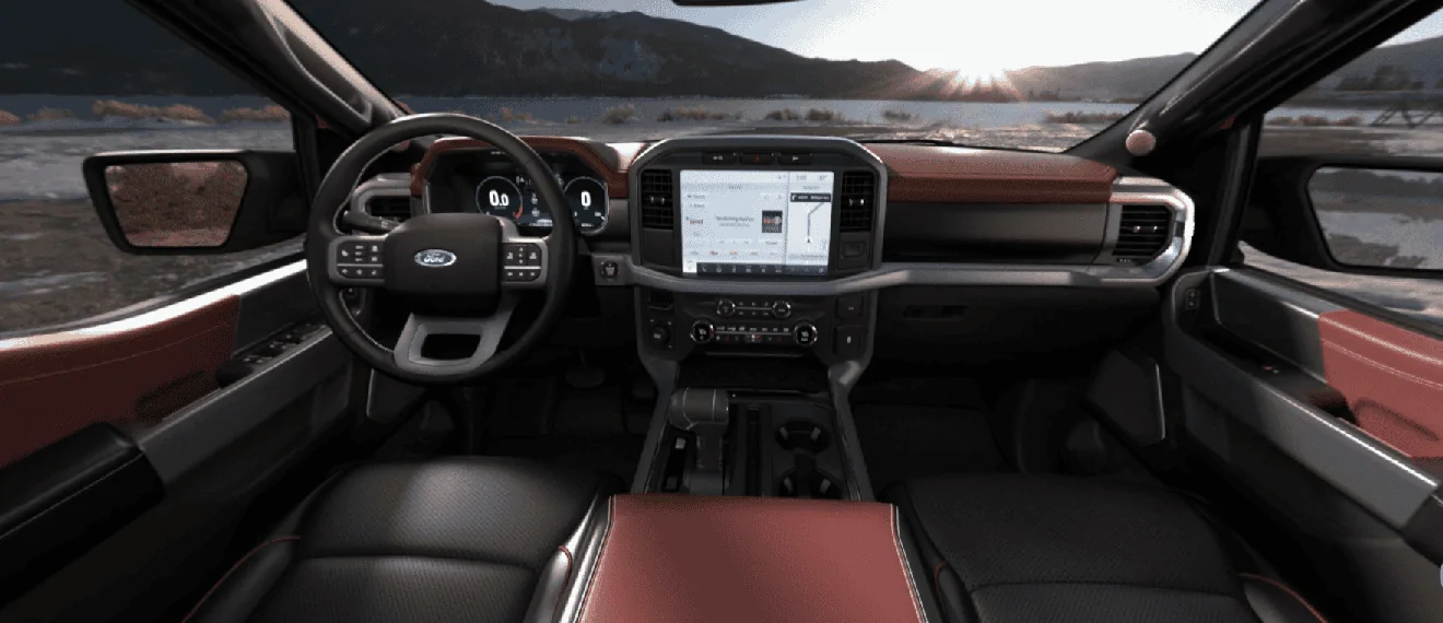 Ford F-150 RAPID RED F-150 (2021+) Club 21 Lariat RR interior