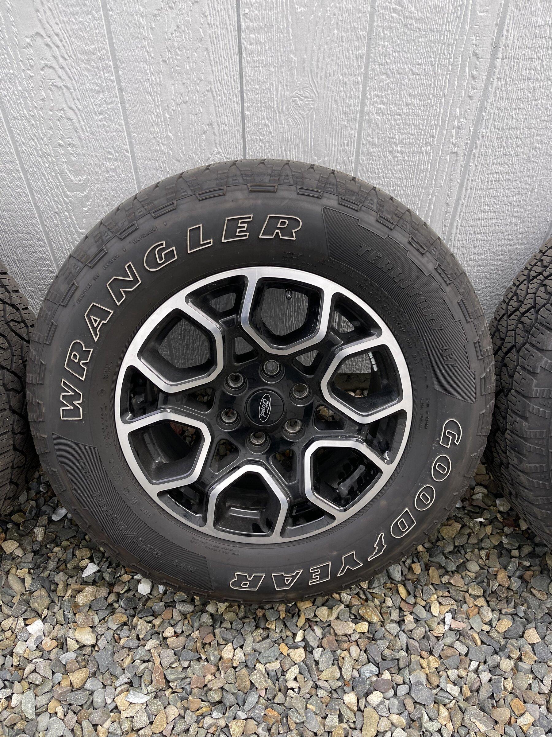 Ford F-150 18” sport wheels and tires 24B17163-1F33-4BBA-A922-EF726FE83E1D