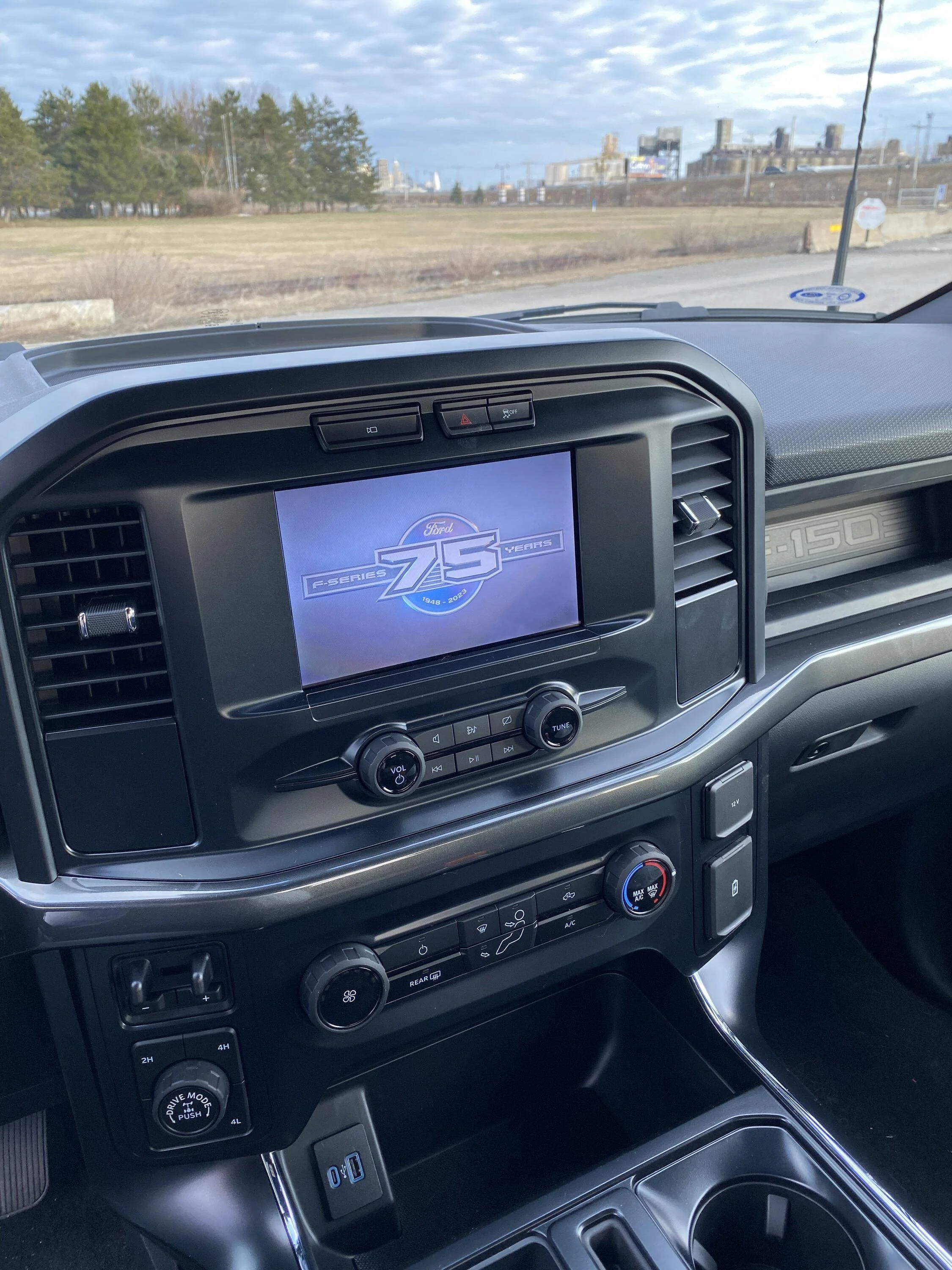 Ford F-150 Grabbed my new 2023 25CB9C05-1869-45B5-B2DC-8B1A117A4DEB