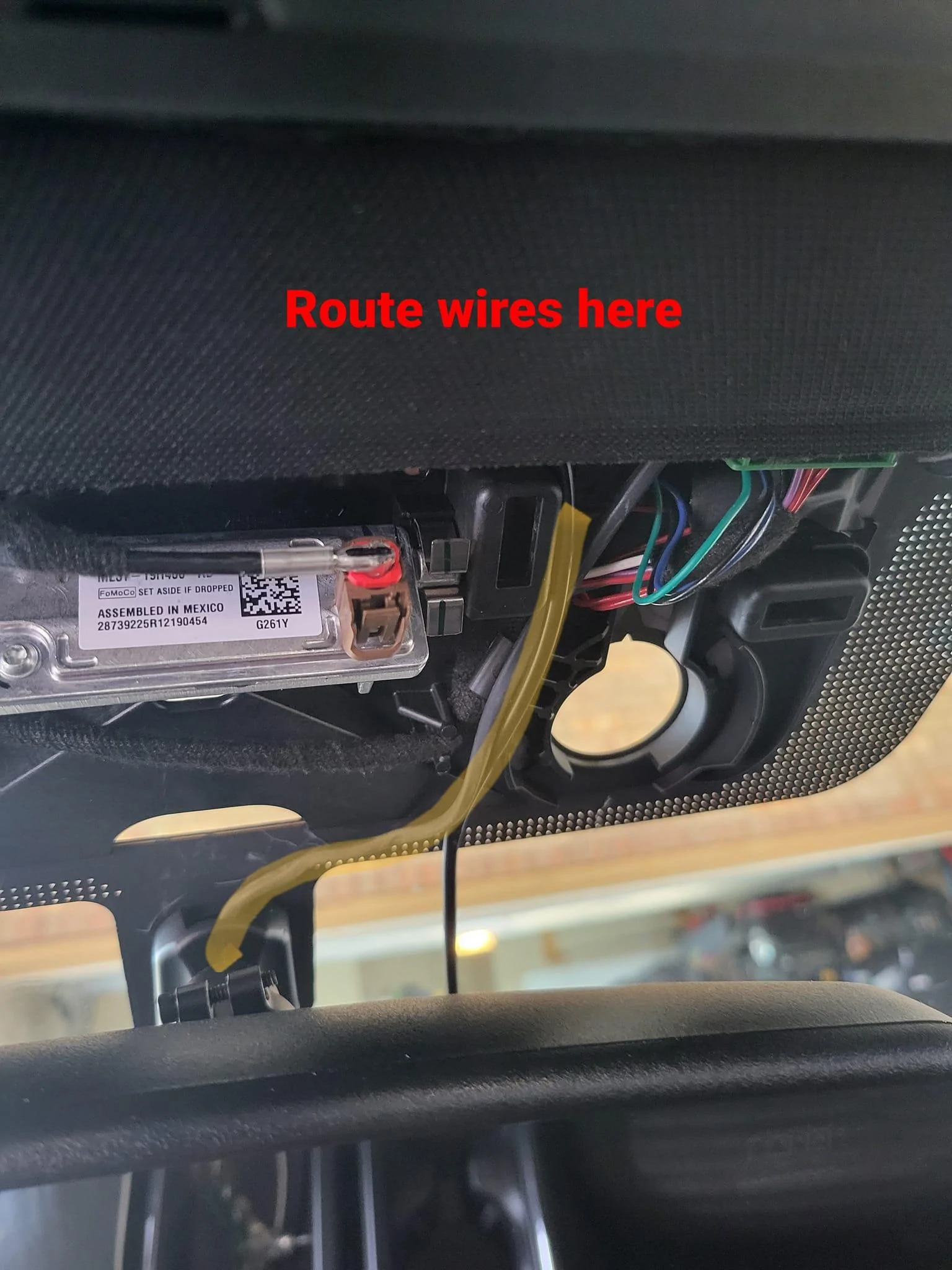 Ford F-150 Installing Ford's HomeLink in a XLT. 267402512_4948648958492886_8318354594129573895_n