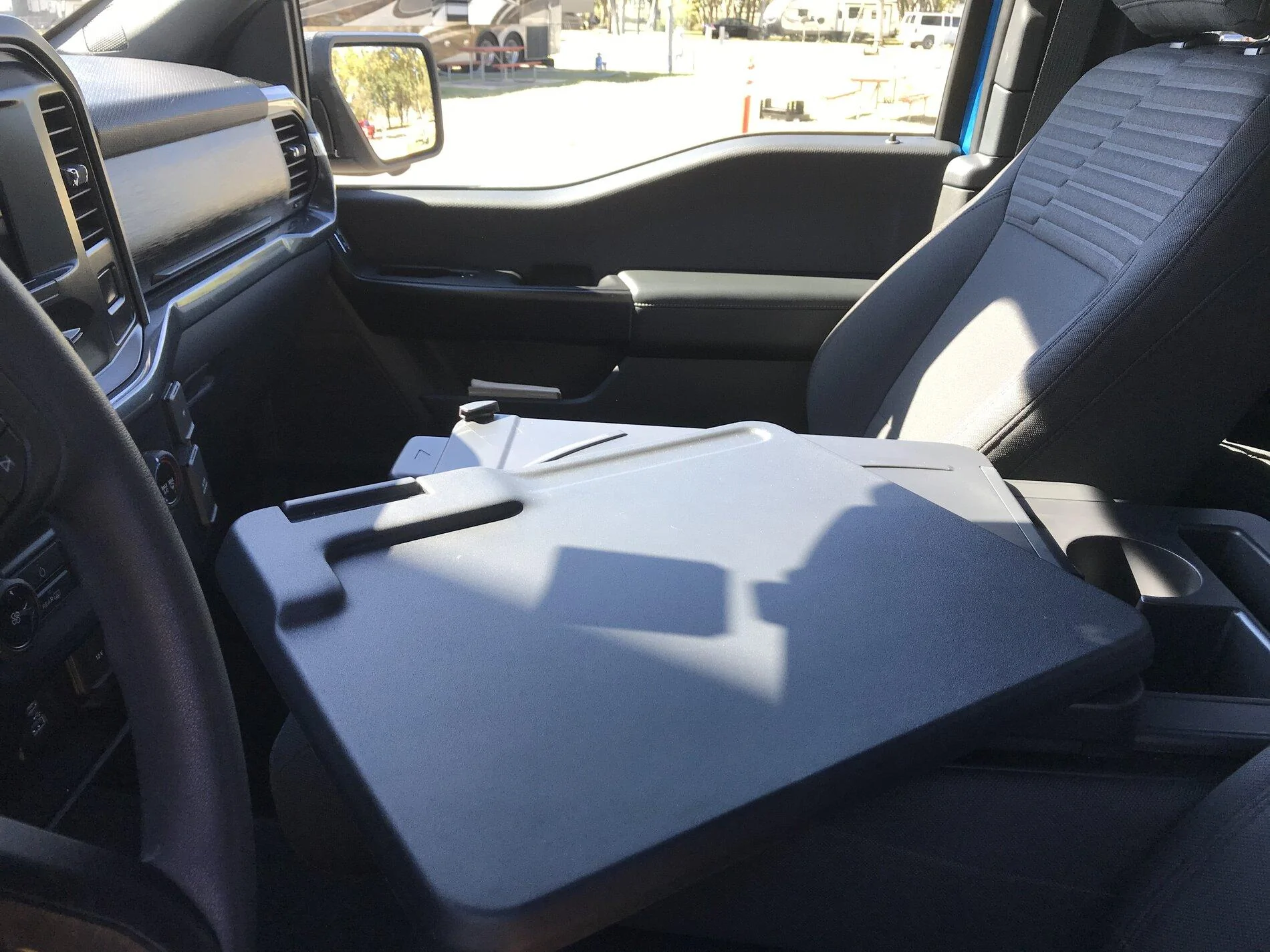 Ford F-150 Work surface 26D174D0-F918-4A02-AB4F-6DD9D1ED0B10