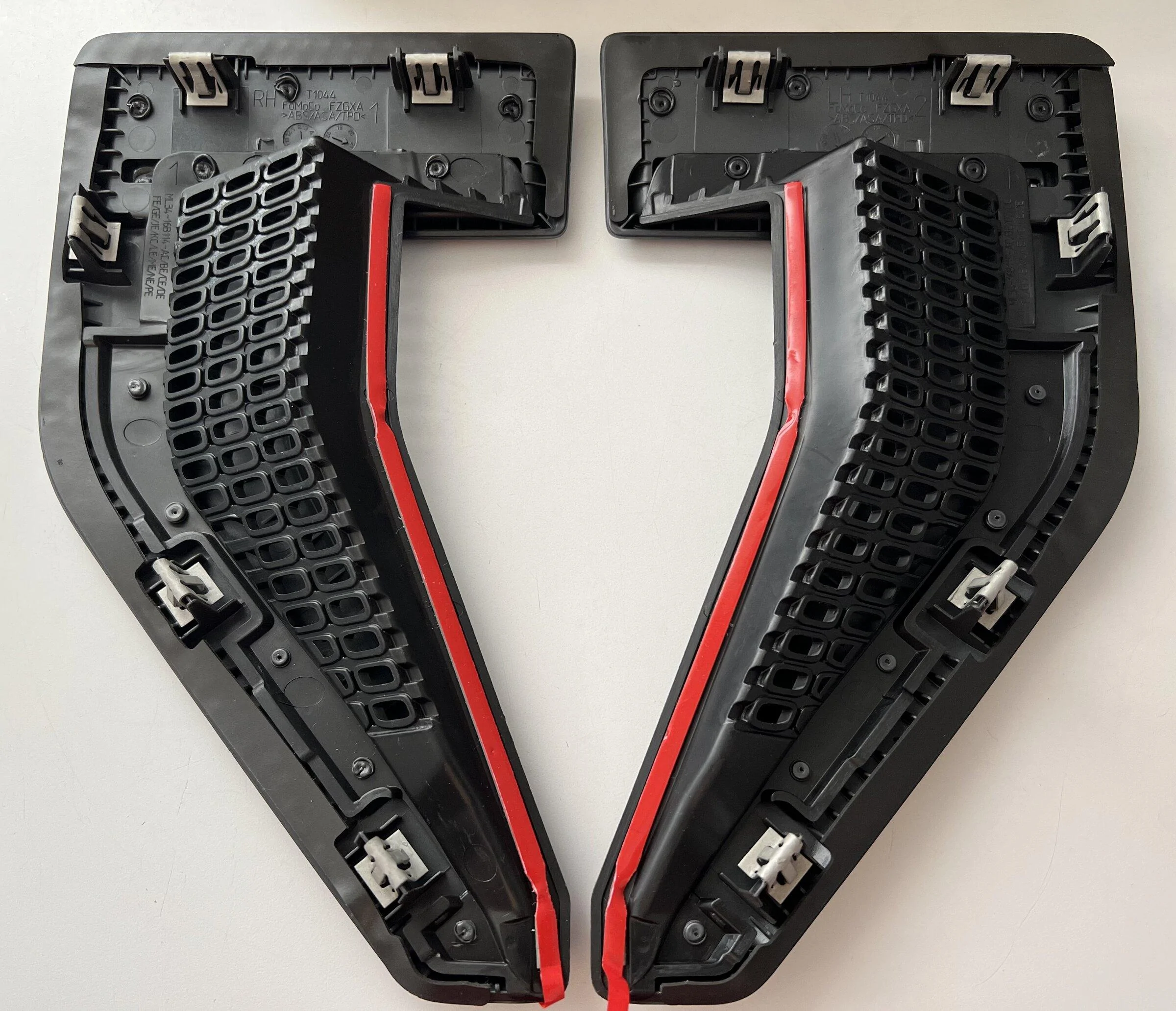 Ford F-150 Lariat Sport Fender Emblems 2A030B6C-B107-4418-B0C7-439C254B3B06