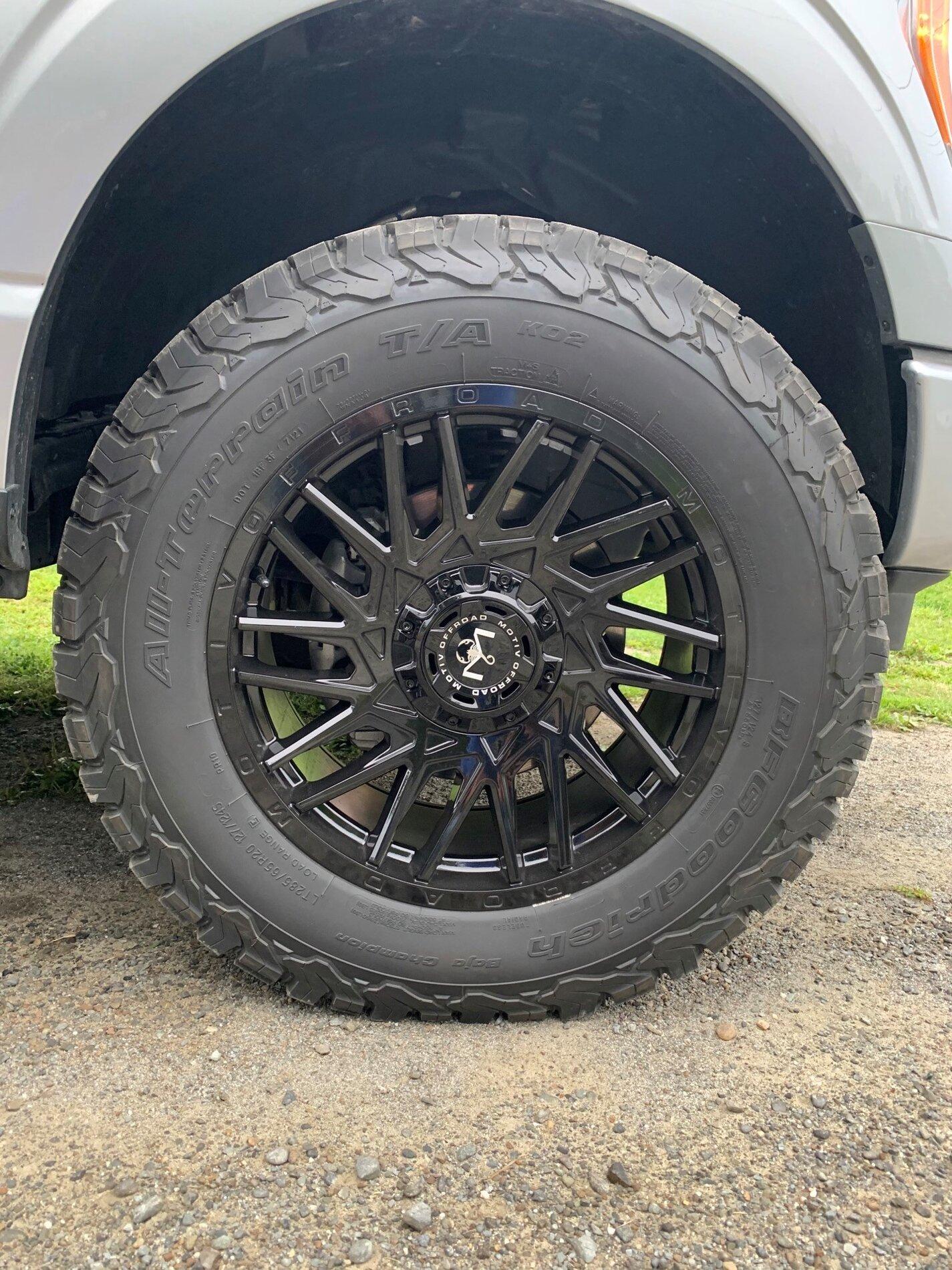 Ford F-150 ICONIC SILVER F-150 (2021+) Club 3