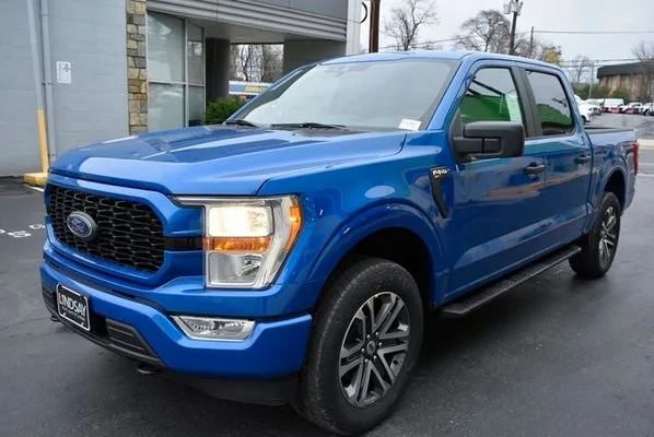 Ford F-150 VELOCITY BLUE F-150 (2021+) Club 3