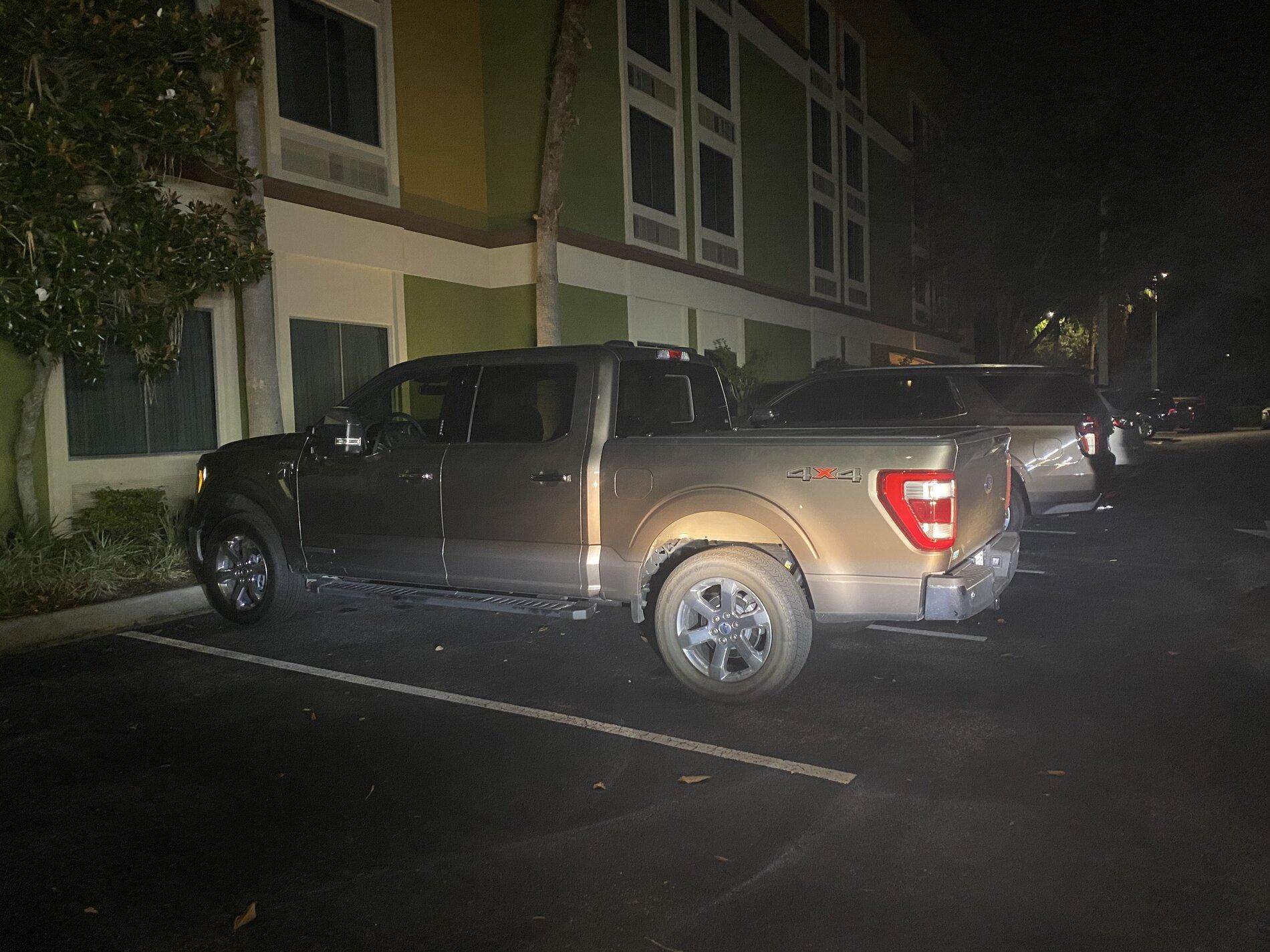 Ford F-150 STONE GRAY F-150 (2021+) Club 302A477E-F956-47C3-A656-AE795812DDC4