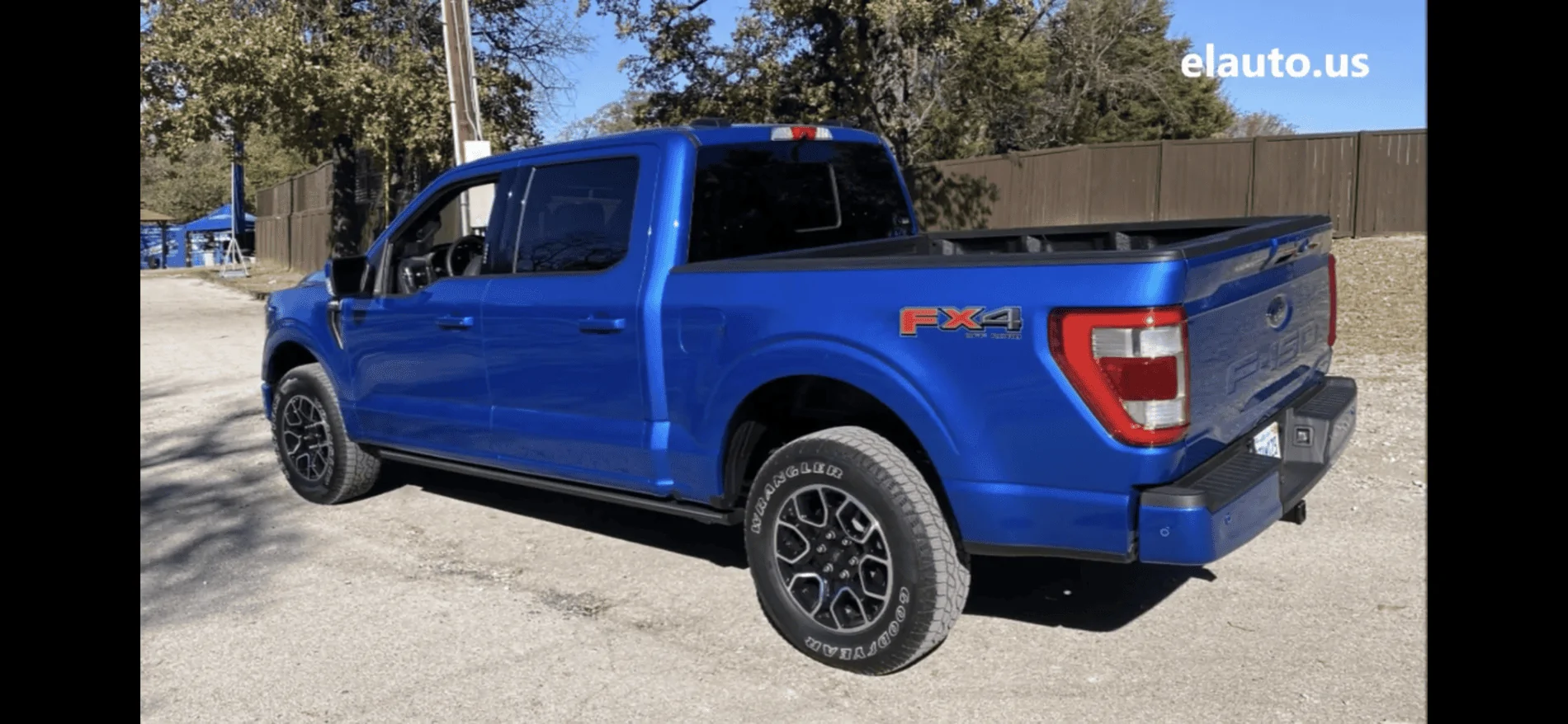 Ford F-150 VELOCITY BLUE F-150 (2021+) Club 32B63751-0096-4283-88F4-7213AC74983E