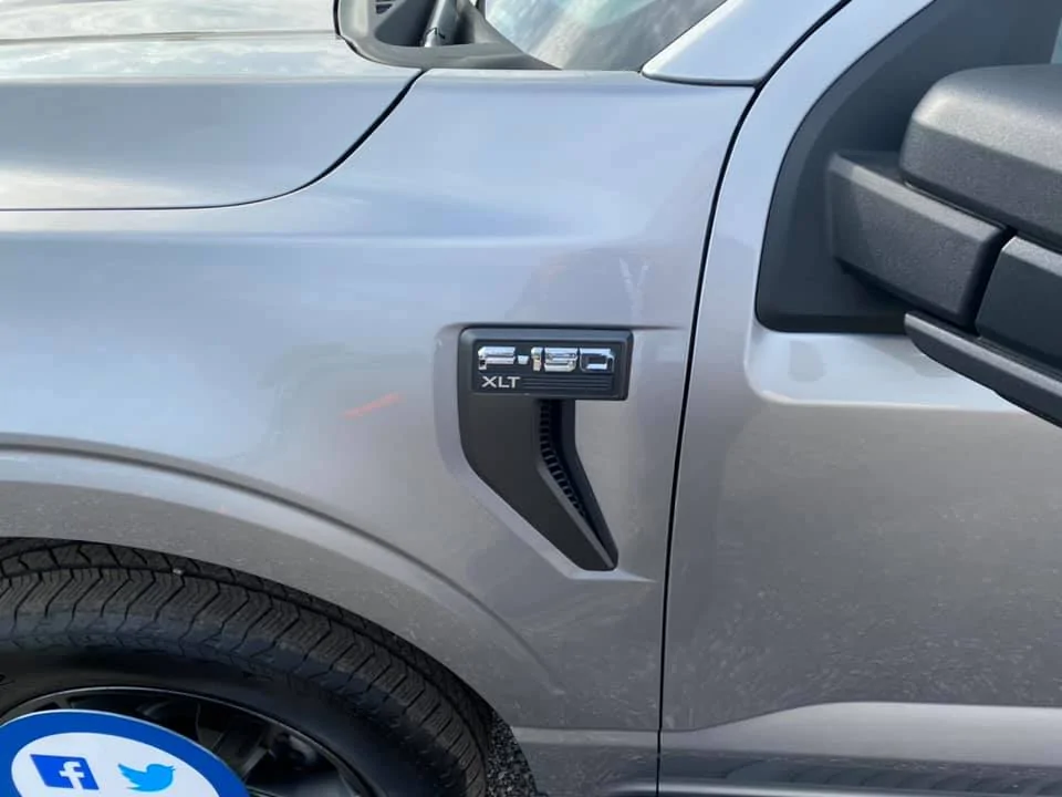 Ford F-150 ICONIC SILVER F-150 (2021+) Club 35