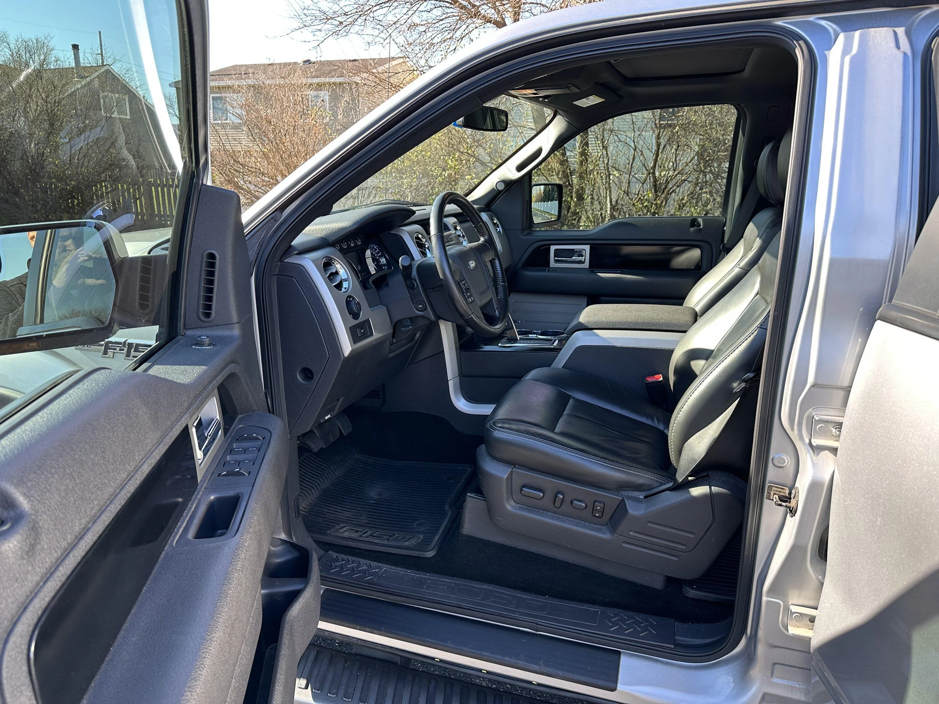 Ford F-150 Ford going cheap on the seats 39157313-48CE-4C49-8D0C-AB65DDCC5CAD