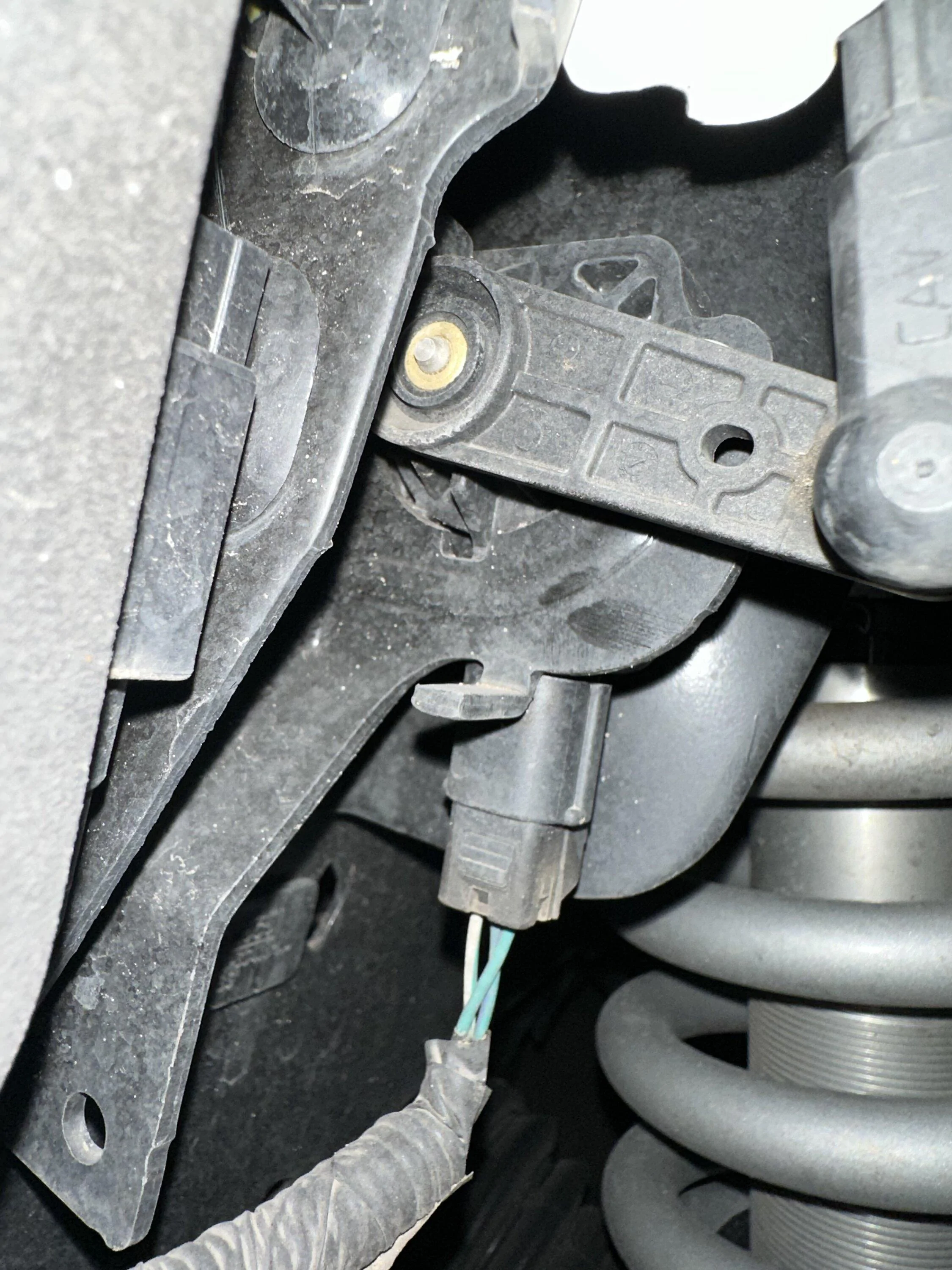 Ford F-150 Fox Leveling Kit - Ride Height Sensor Relocation? 3A9864F4-CAE3-42F9-B91E-1419E433F3F0