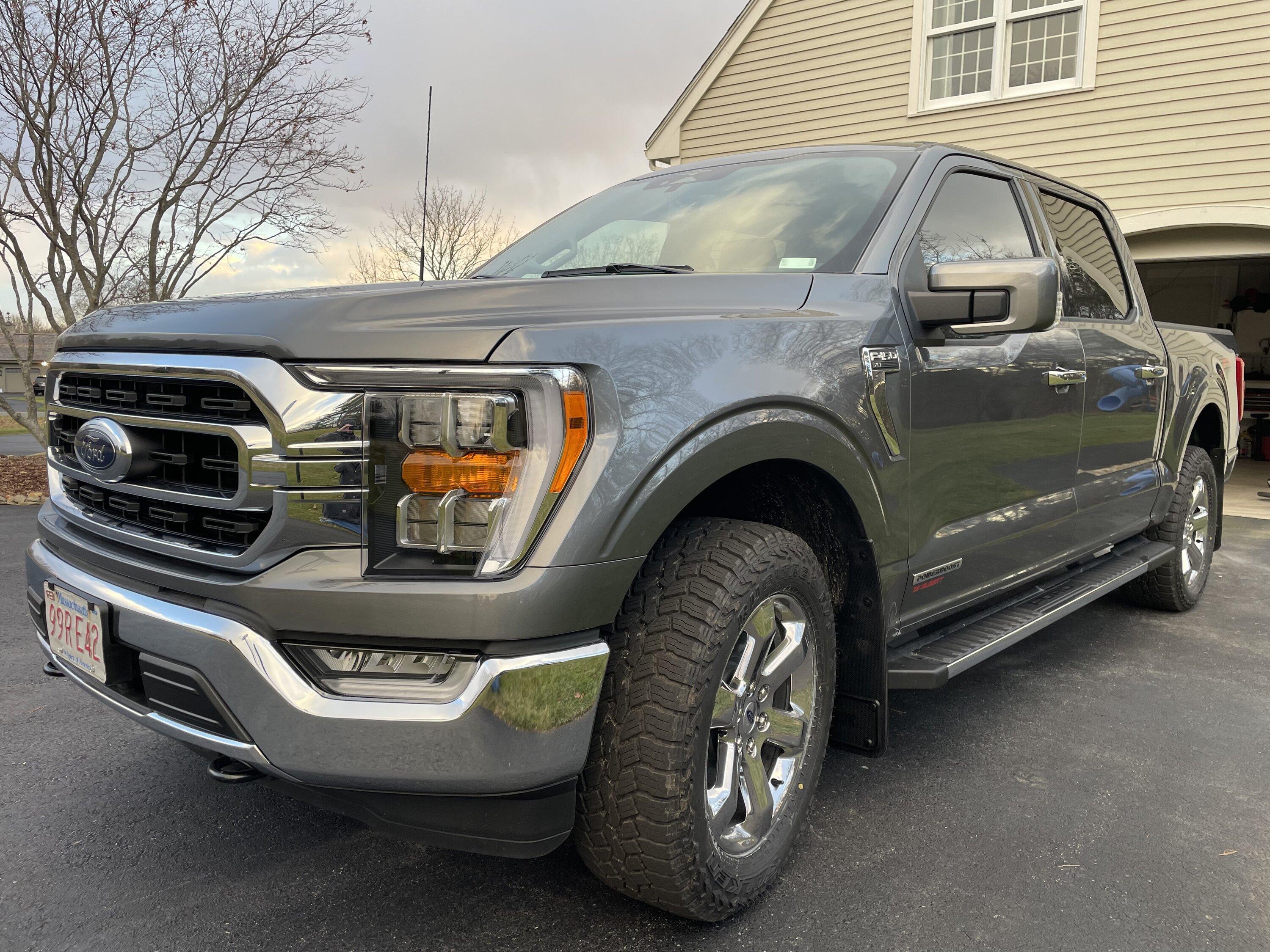 Ford F-150 CARBONIZED GRAY F-150 (2021+) Club 3E409704-B1CD-4780-9F77-E8856F28C013