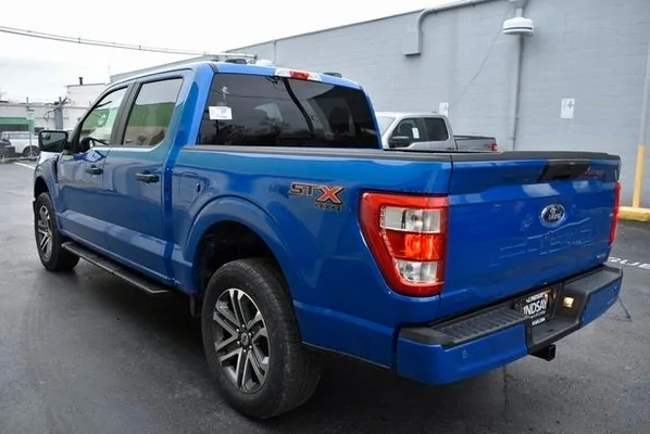 Ford F-150 VELOCITY BLUE F-150 (2021+) Club 4