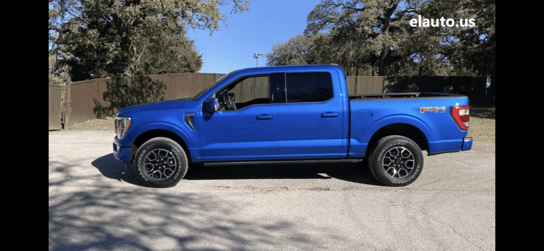 Ford F-150 VELOCITY BLUE F-150 (2021+) Club 4062375D-738C-44FB-8620-45920FB64A92