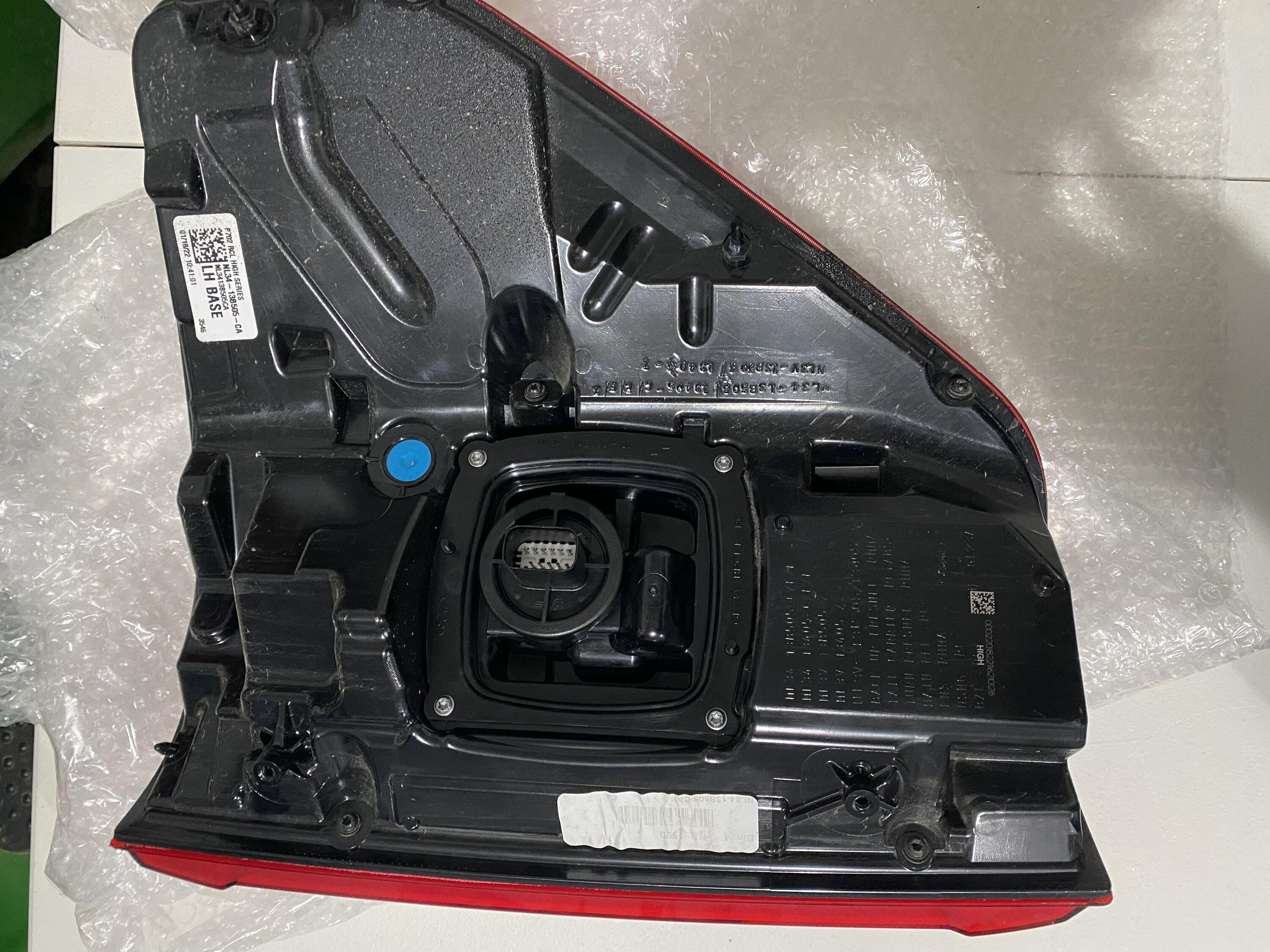 Ford F-150 OEM full LED chrome tail lights 4F2D9A4D-F9DB-4117-9635-98D19877683F