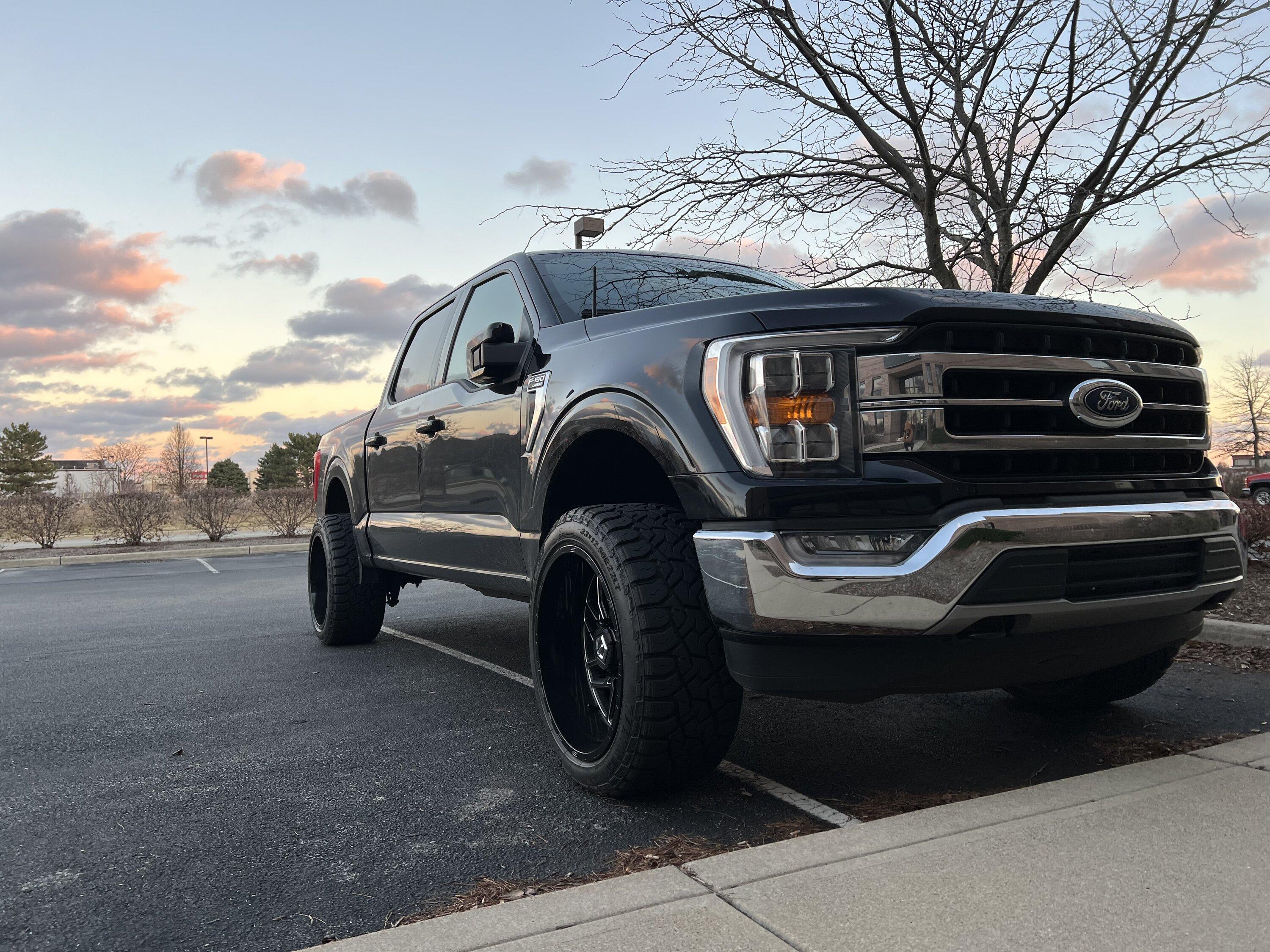 Ford F-150 Chrome delete on my 2021 Lariat - before & after pics 57A8851B-DDC6-45F7-BDE3-44AA8F3603C3