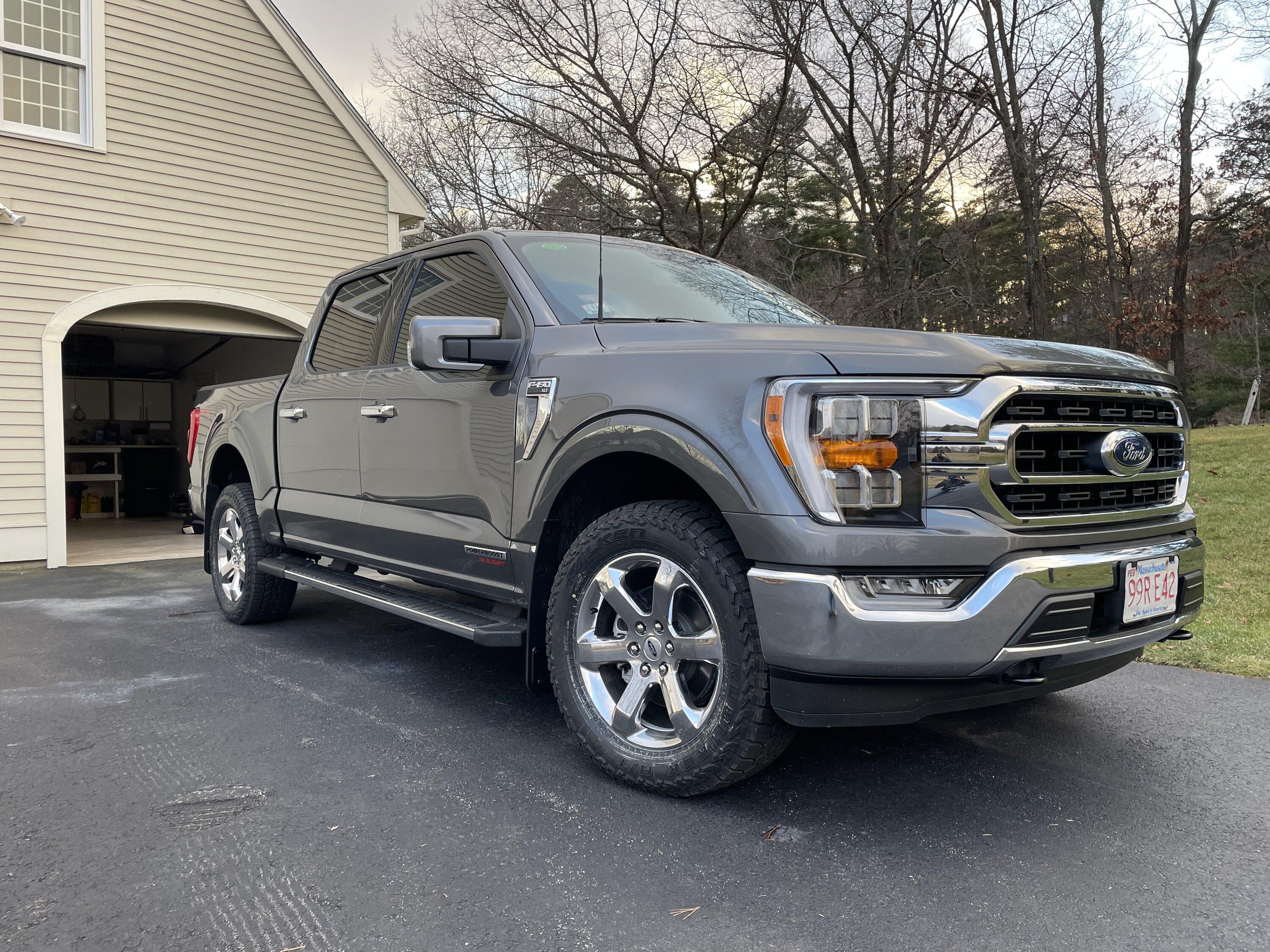 Ford F-150 CARBONIZED GRAY F-150 (2021+) Club 5B4CF18D-4326-4636-A203-026228A47701
