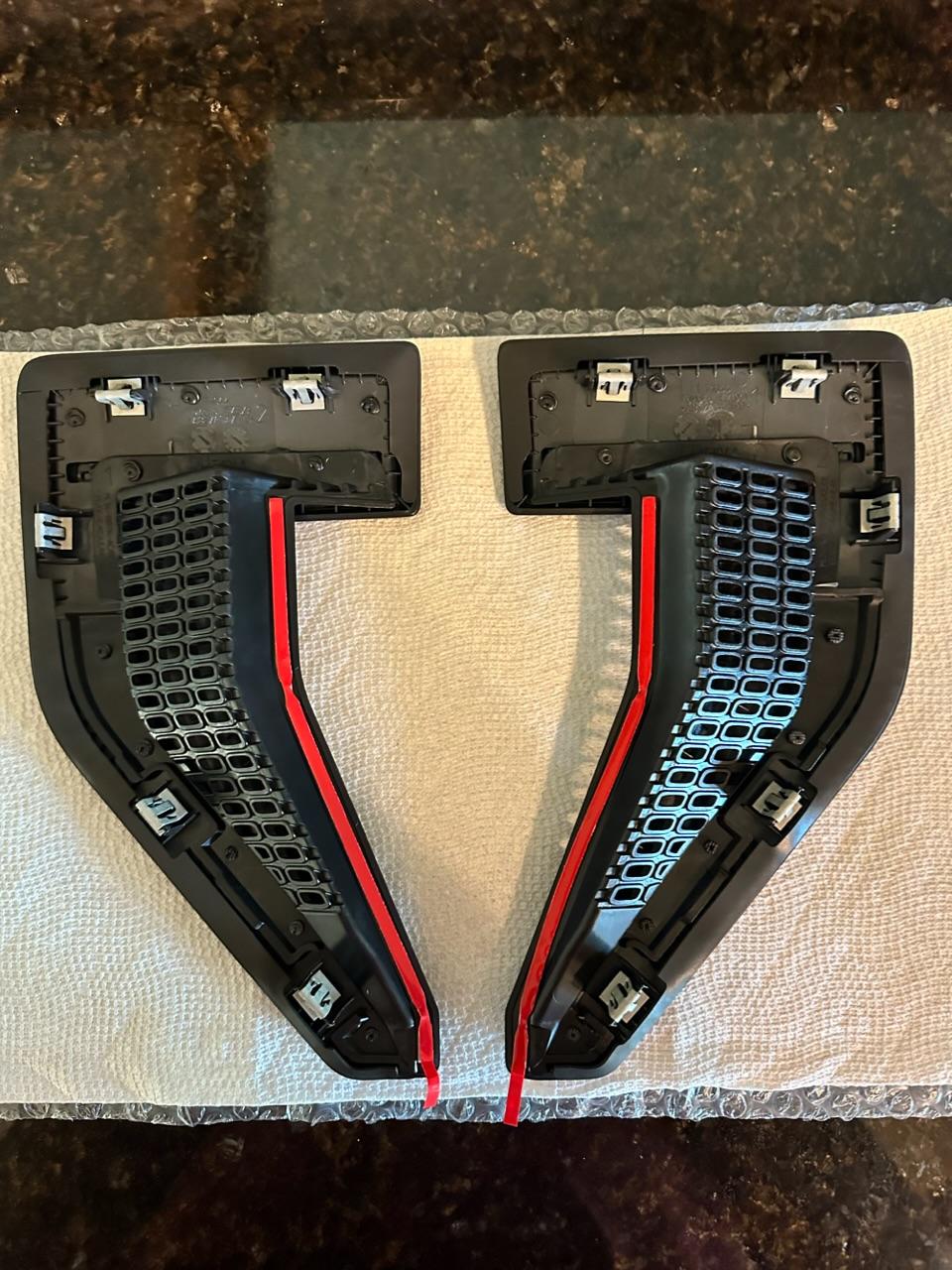 Ford F-150 Black XLT Fender Badges 5DEB77B0-A6C3-4D03-BE3D-0257CD1AD508