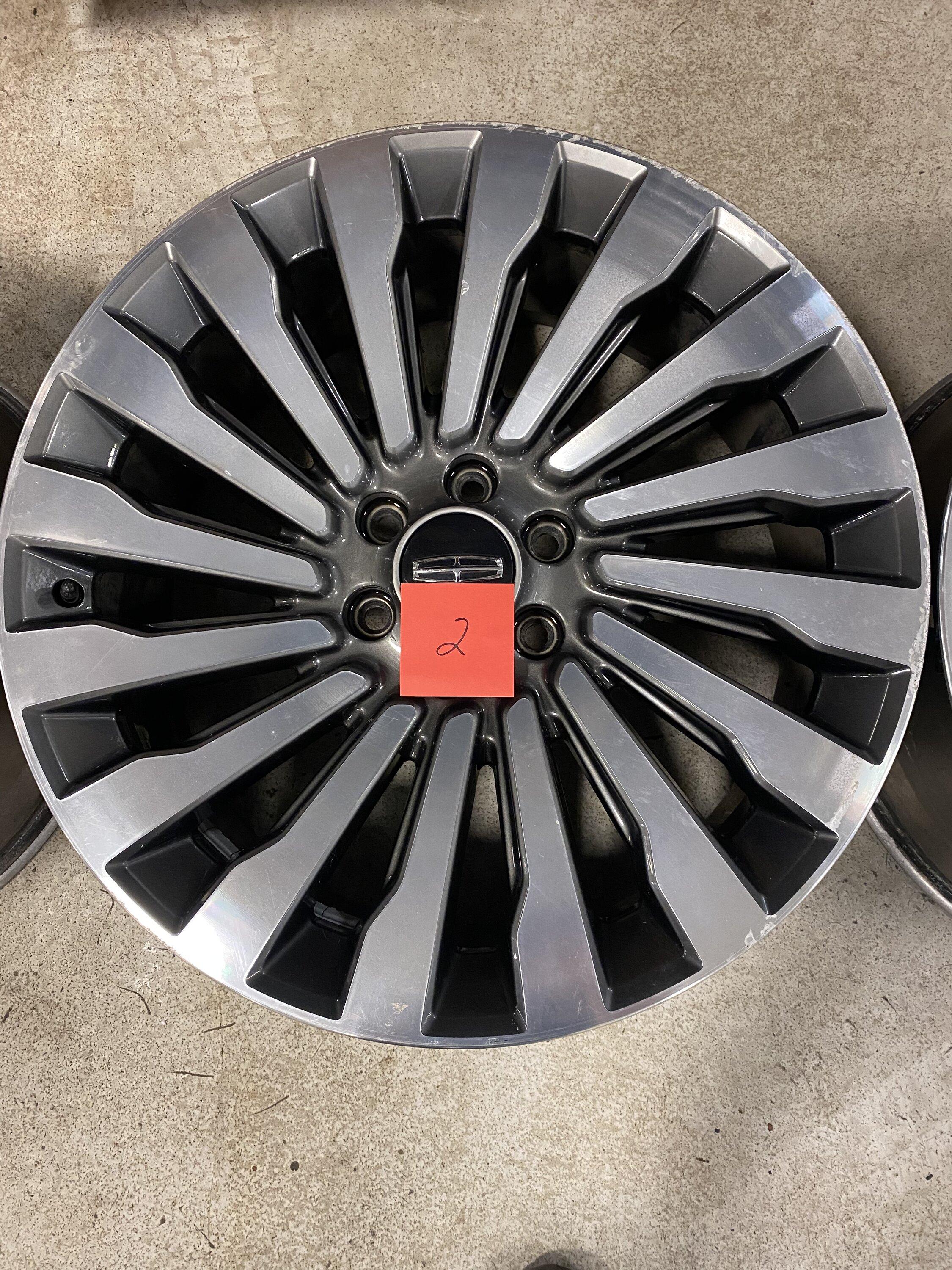 Ford F-150 22” OEM Lincoln Wheels 5EF0917C-010C-4A6B-A4B2-47D5843D17DE