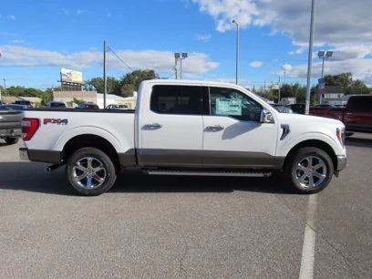 Ford F-150 STAR WHITE F-150 (2021+) Club 602D1104-445F-4786-A032-DD26AACEC051