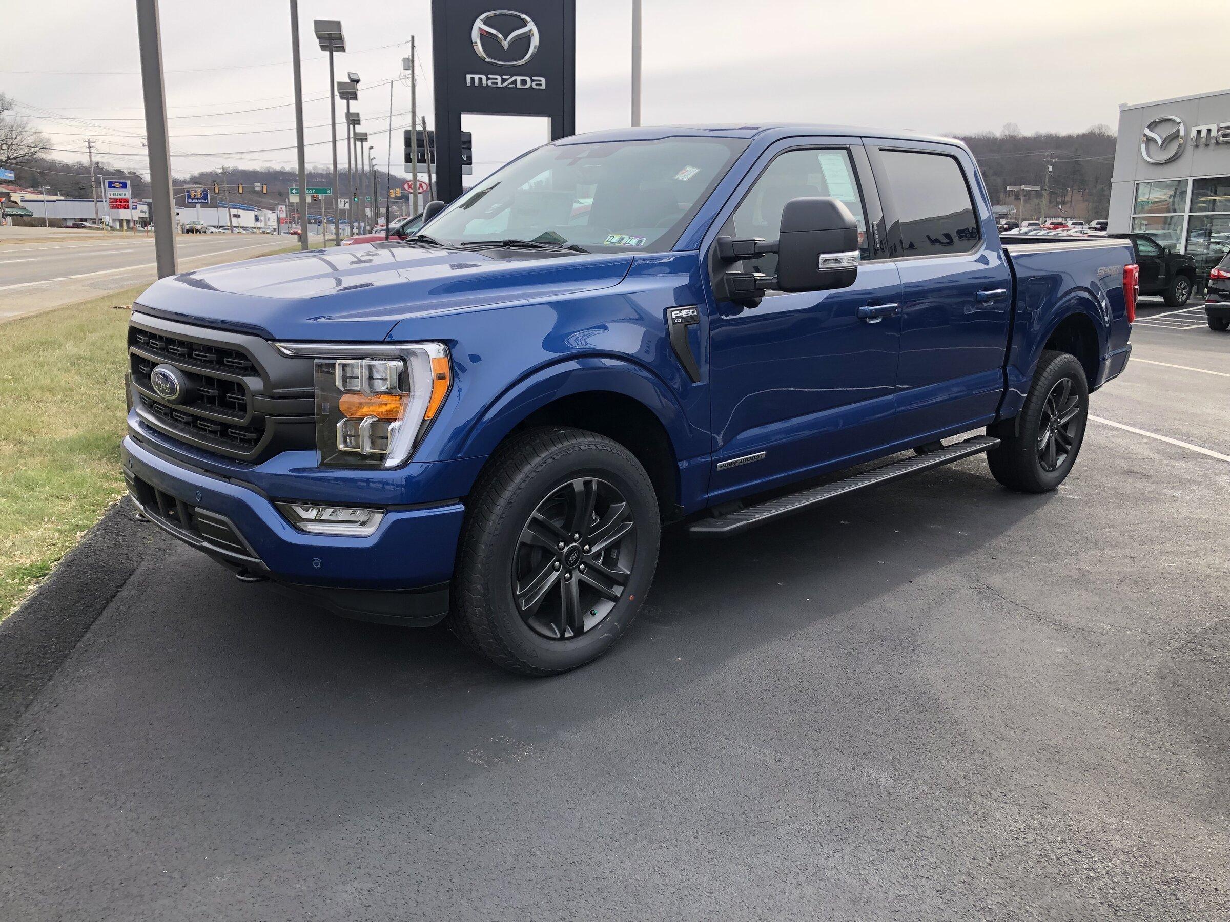 Ford F-150 ATLAS BLUE F-150 (2022+) Club 629440E3-DE67-4385-91BF-CEA37354EC34