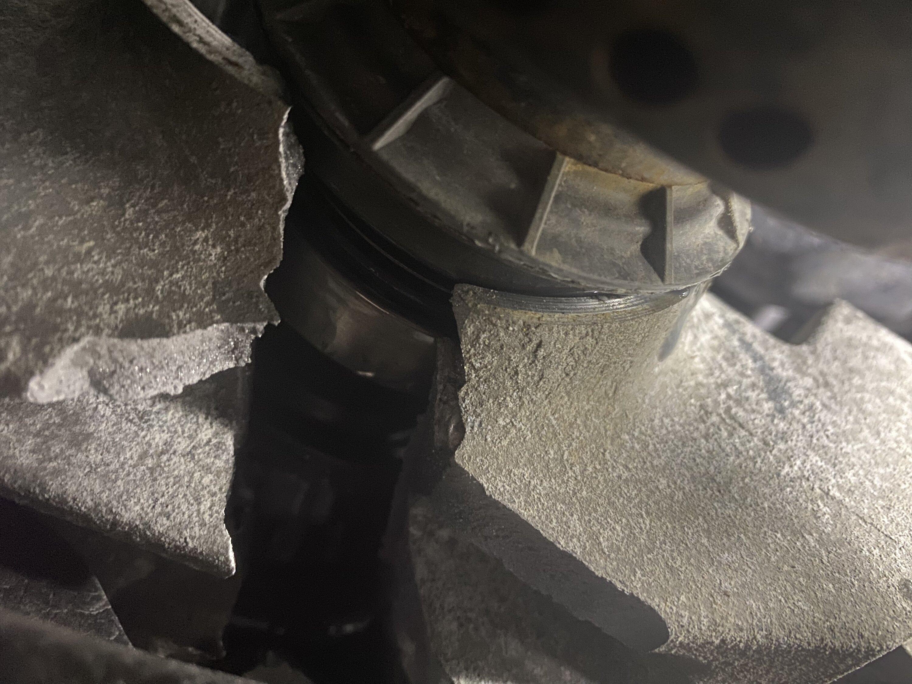 Ford F-150 Cracked Front Diff Housing 655309BD-FD44-45F7-892E-F8F468D333D6