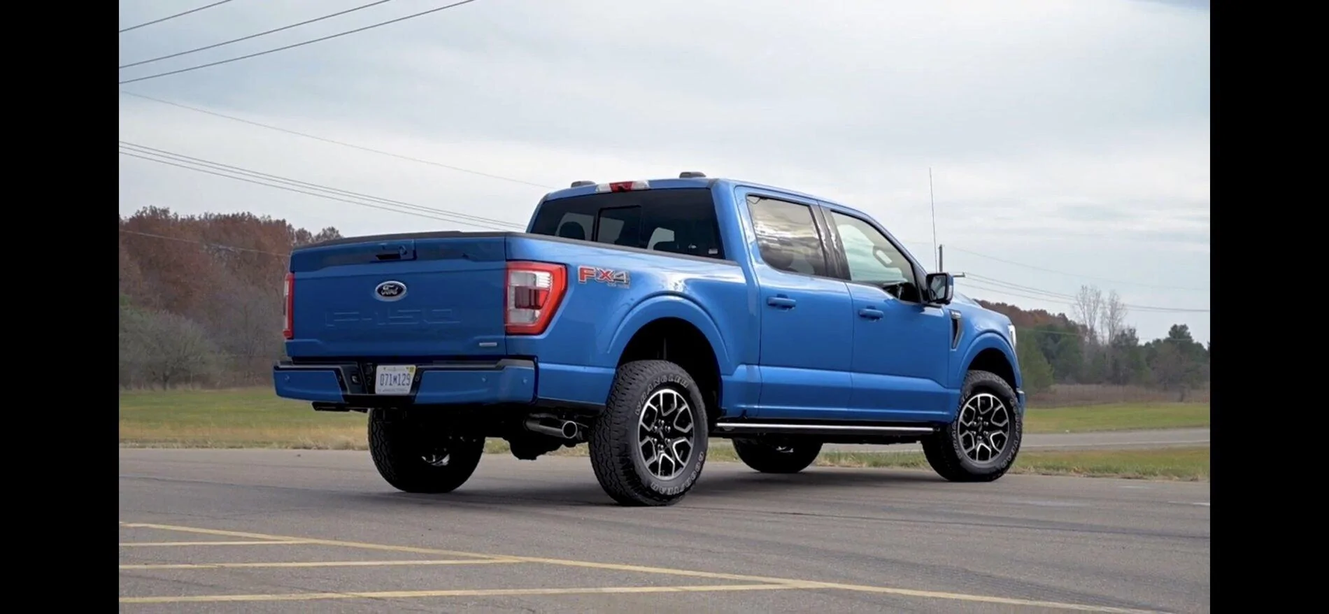 Ford F-150 VELOCITY BLUE F-150 (2021+) Club 65E5DC37-8F39-4166-A90B-CBA1F322FB1D