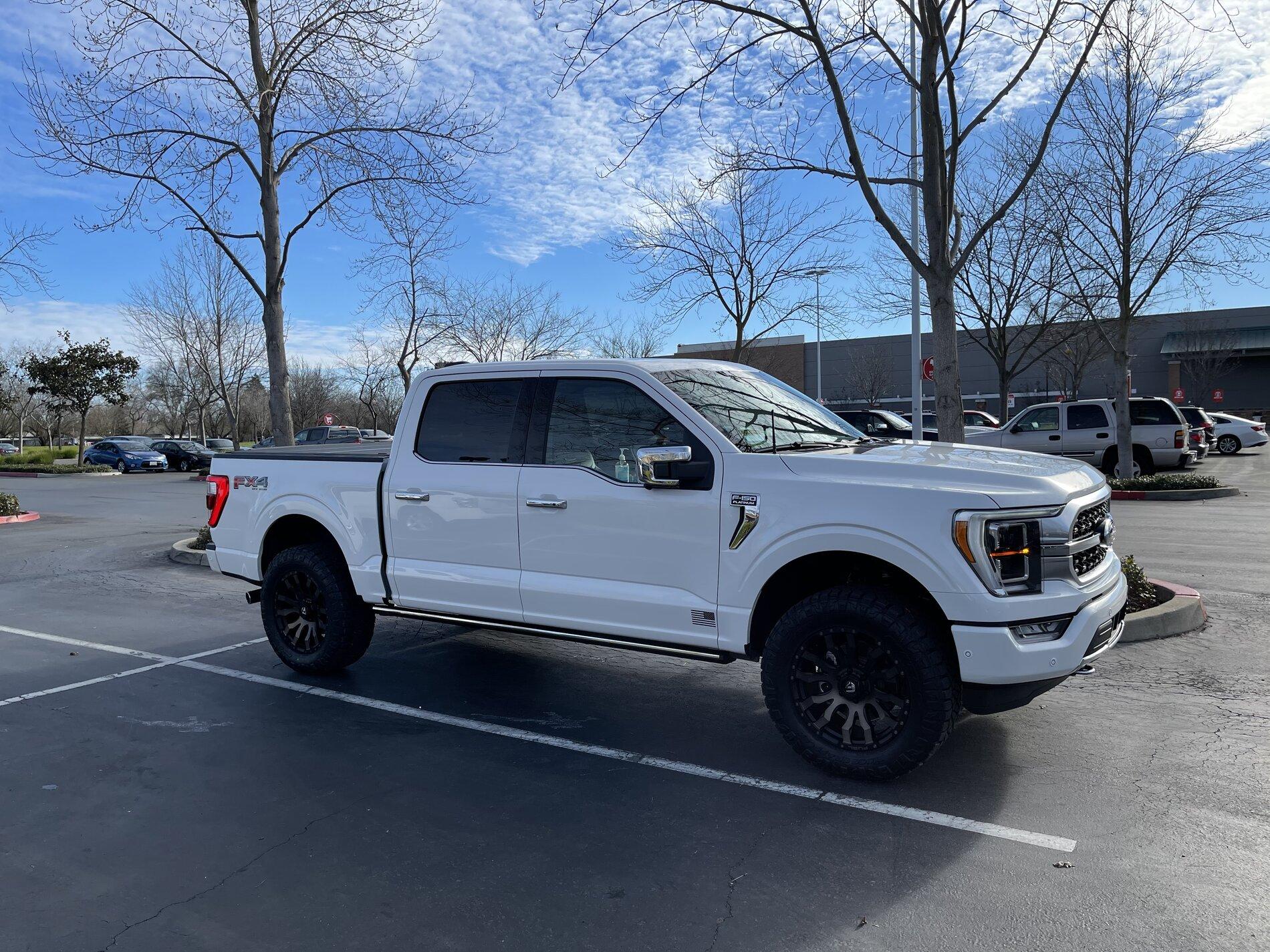 Ford F-150 STAR WHITE F-150 (2021+) Club 66ABD98F-7654-4E47-8745-9D885D8D8BB4