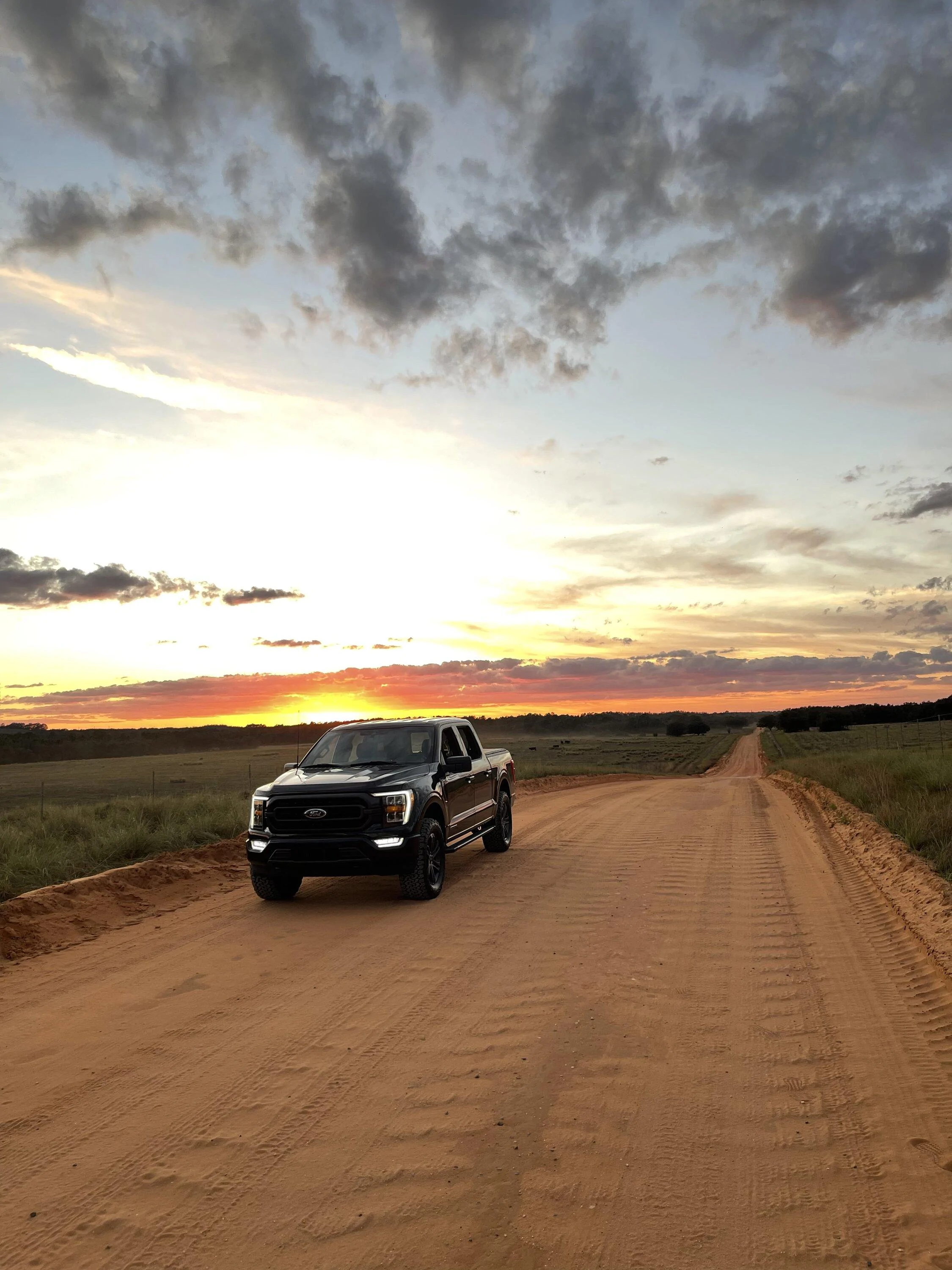 Ford F-150 35” KO2 tires on stock wheels + 2" inch level. No crash bar cutting needed 6700E11A-C192-440C-A831-09F99BBF5A0C